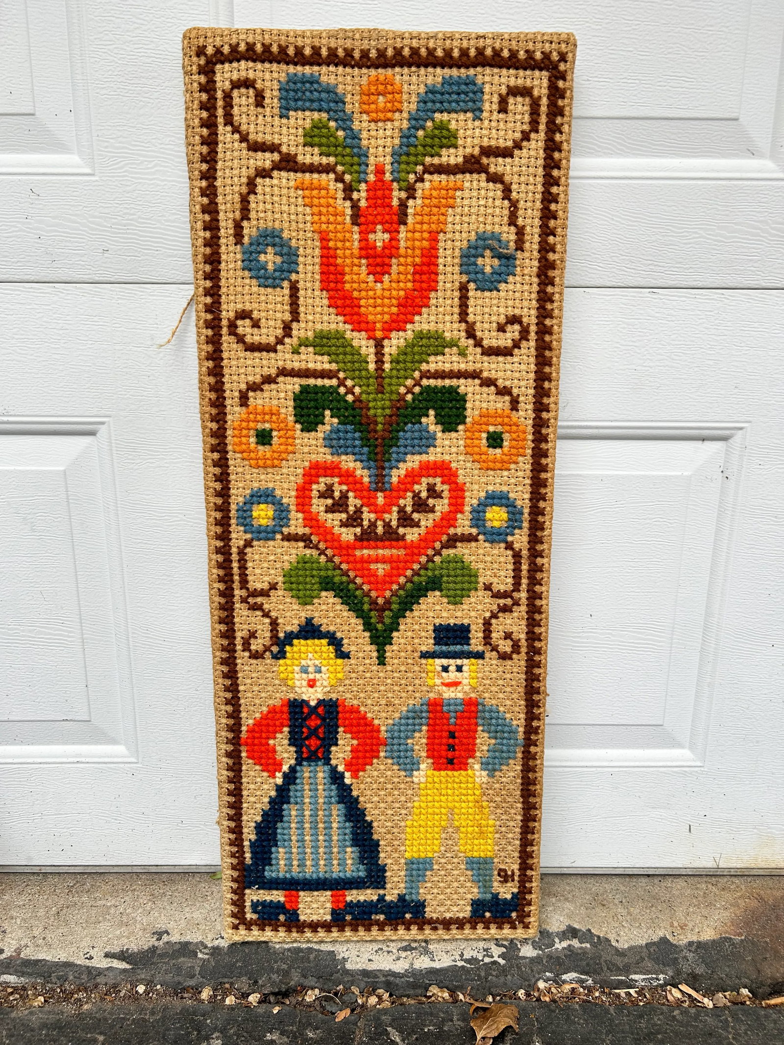Mid 20th Century Scandinavian Folk Art Crewel Cross Stitch on Burlap - 7
