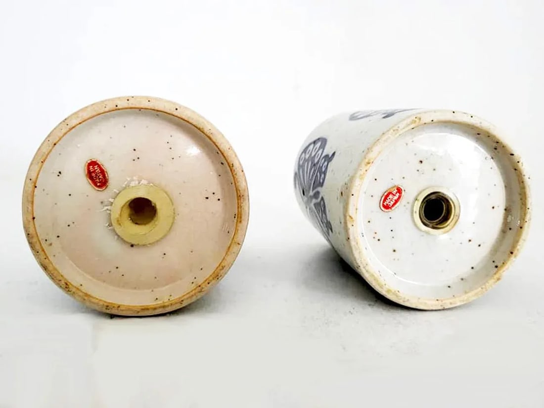 1970s Otagiri Speckle Ceramic Salt and Pepper Shakers With Butterfly Motif, Set of 2 - 9