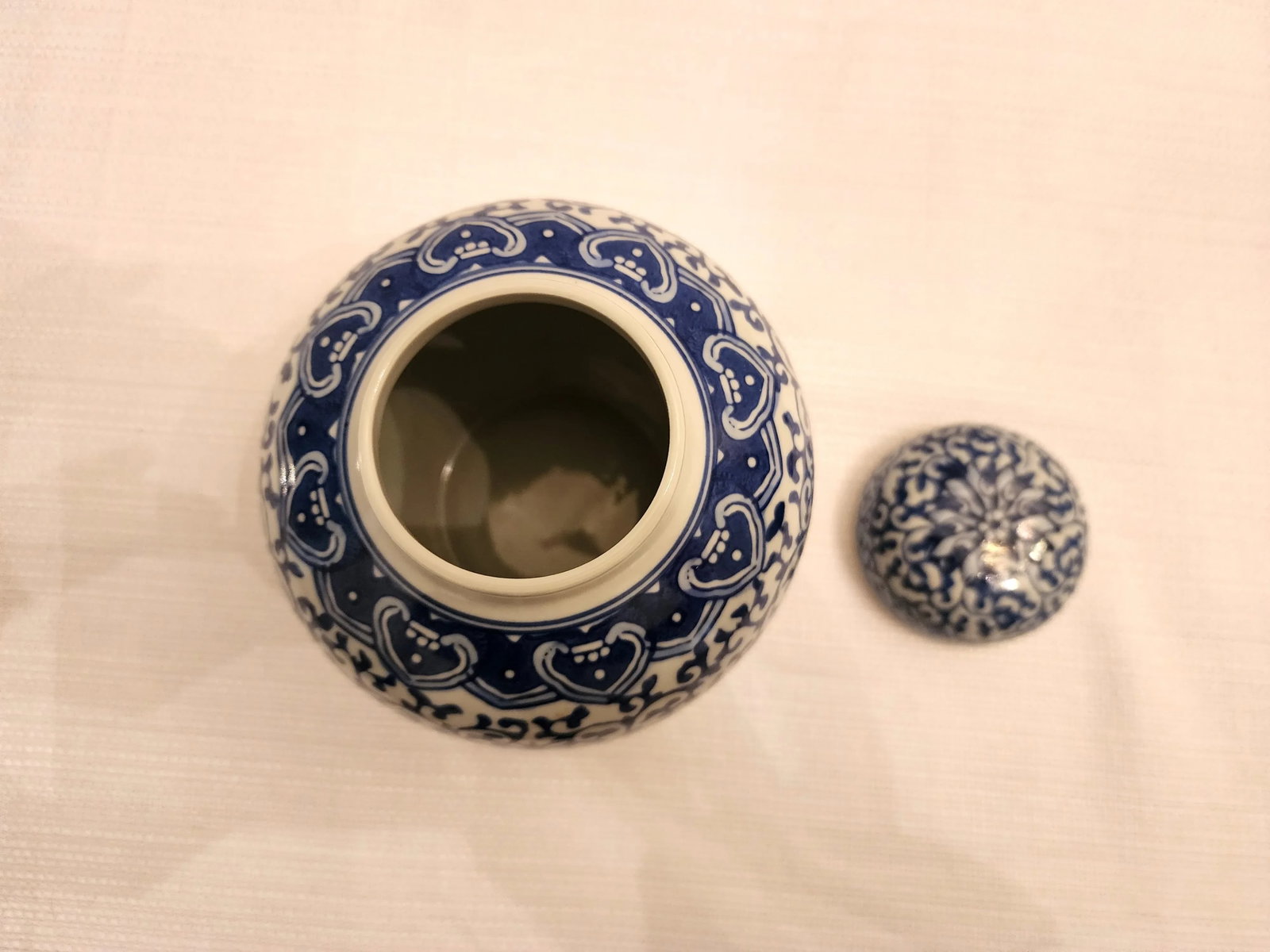 1980s Small Blue & White Ginger Jar With Floral and Vine Motif - 5