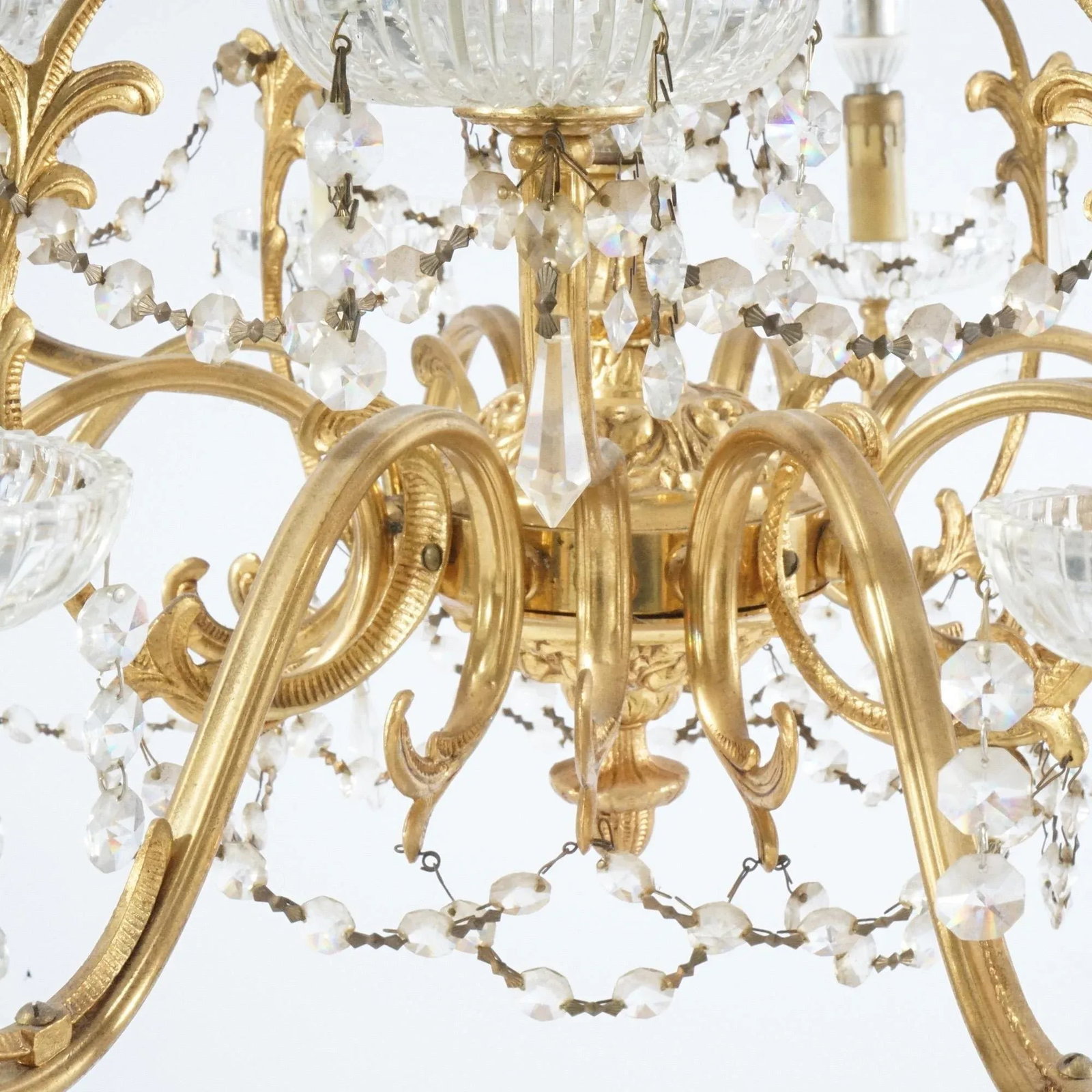 French Style Gilt & Crystal Twelve-Light Tiered Chandelier, 1930 - 12
