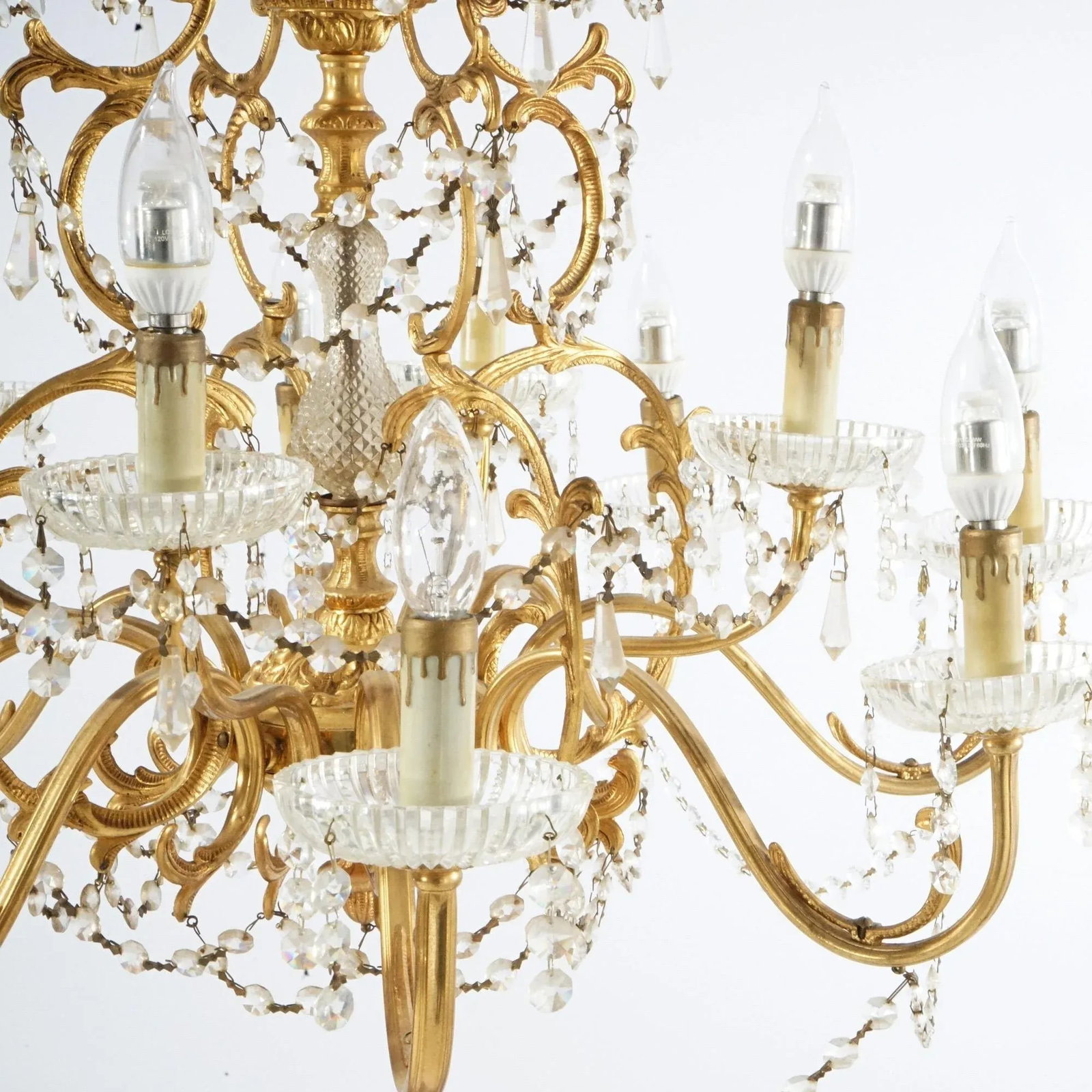 French Style Gilt & Crystal Twelve-Light Tiered Chandelier, 1930 - 8