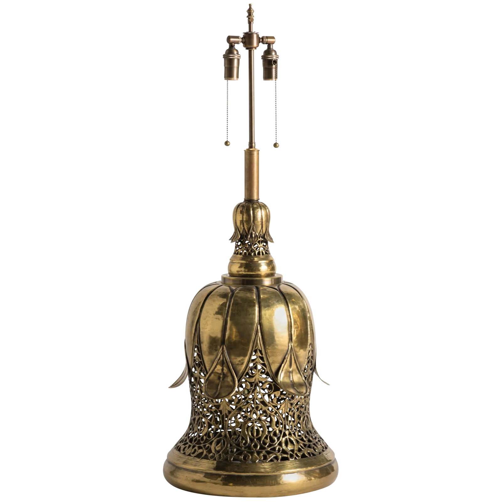 Large Brass Middle Eastern Table Lamp: Large single brass middle eastern table lamp. Condition: Alterations: Original Design Modified Imperfections: Some Imperfections Condition Notes: Excellent Newly wired. Wear consistent with age and us