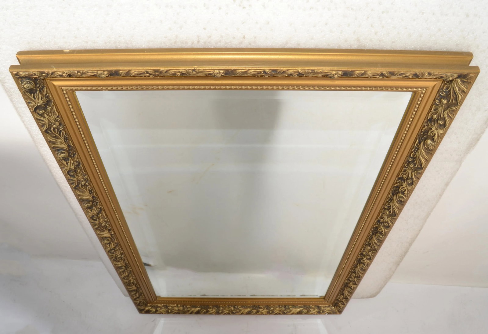 1980s British Neoclassical Giltwood Beveled Wall Mirror Small Dahlia Hand Carved Frame - 12