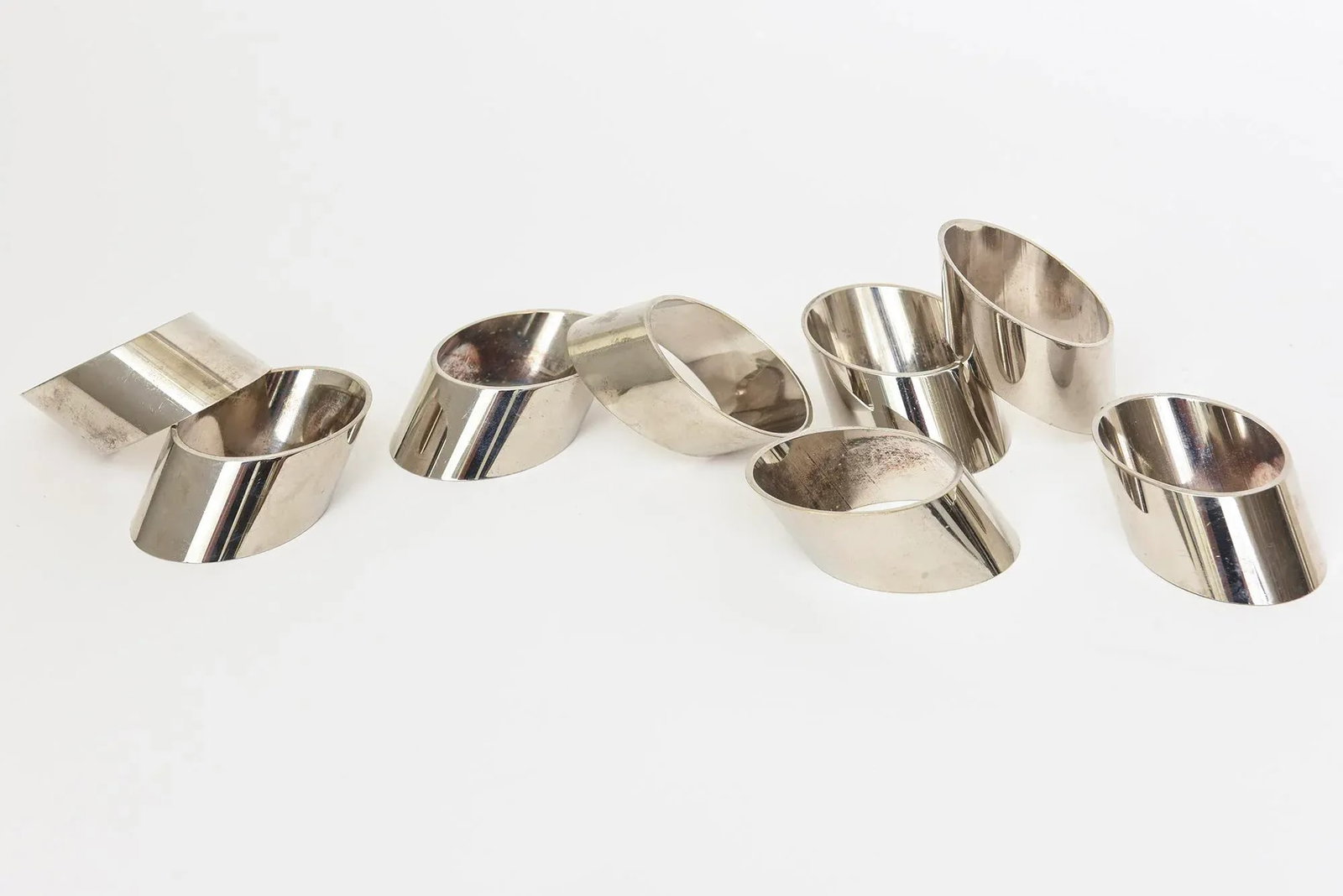 Vintage Sculptural Angled Silver Plate Napkin Rings Set of Eight Italian - 4