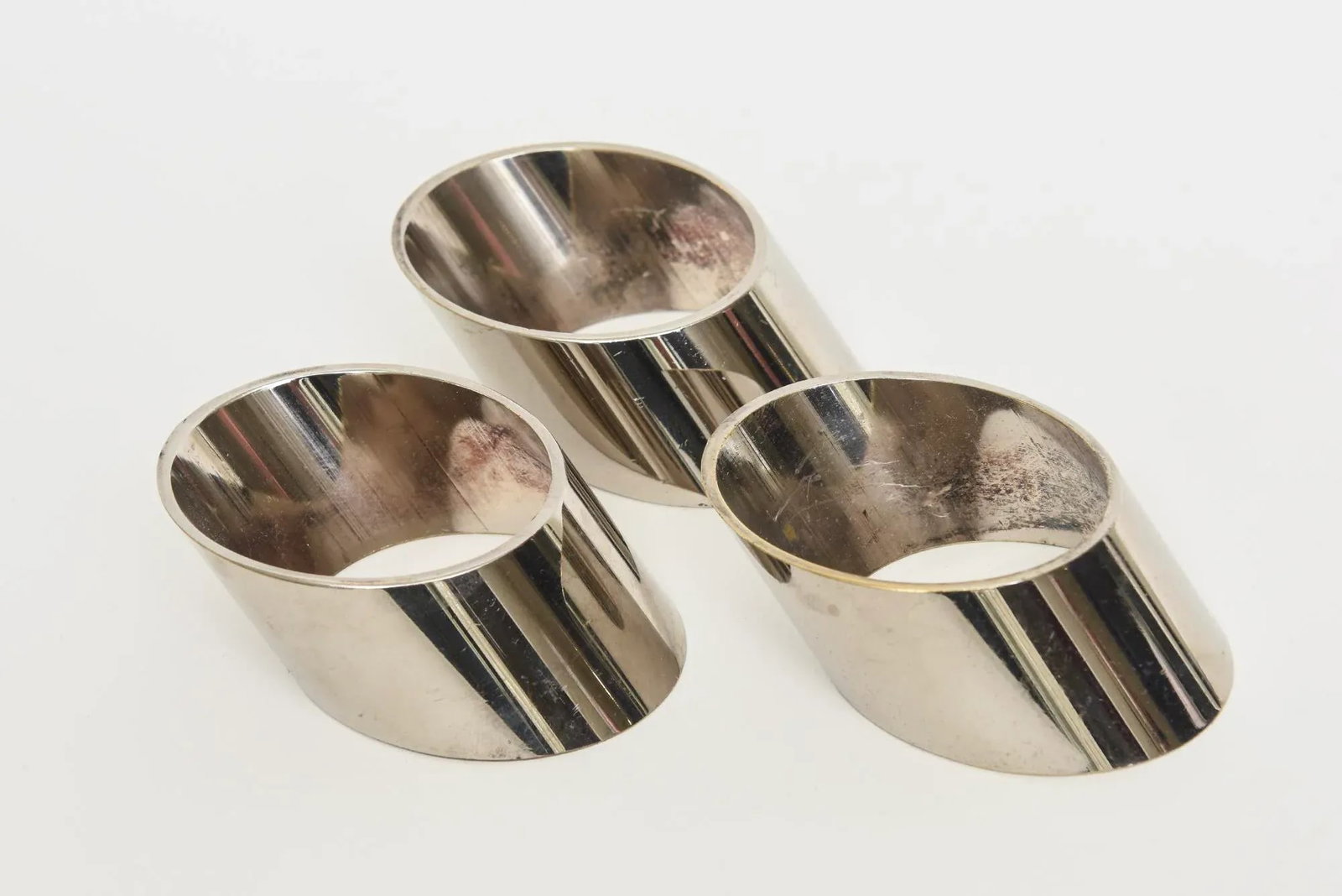 Vintage Sculptural Angled Silver Plate Napkin Rings Set of Eight Italian - 5
