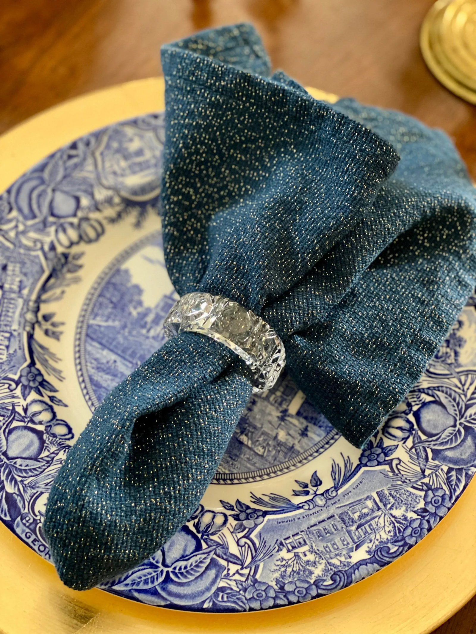 1970s Glass With Fretwork Napkin Rings- Set of 8 - 5