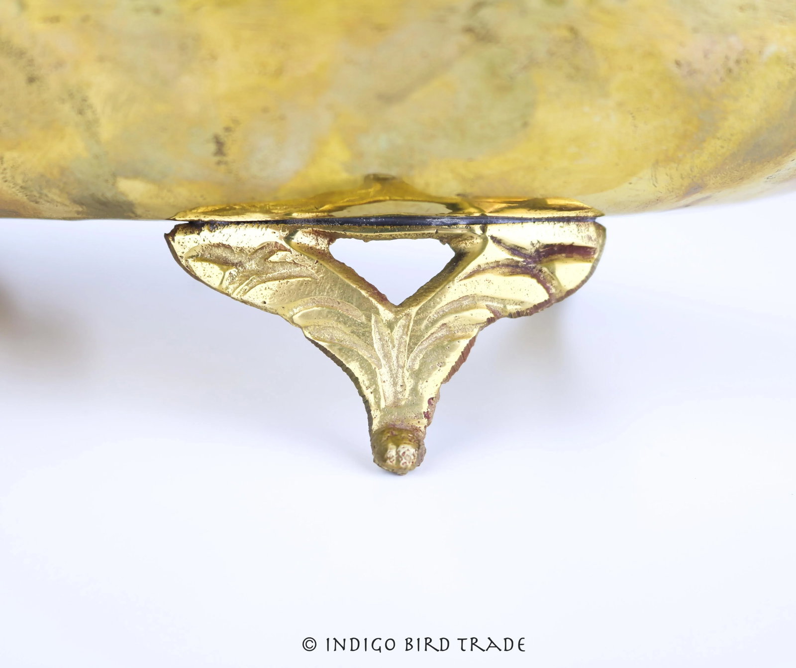 Large Vintage Hammered Brass Planter With Elephant Handles - 4
