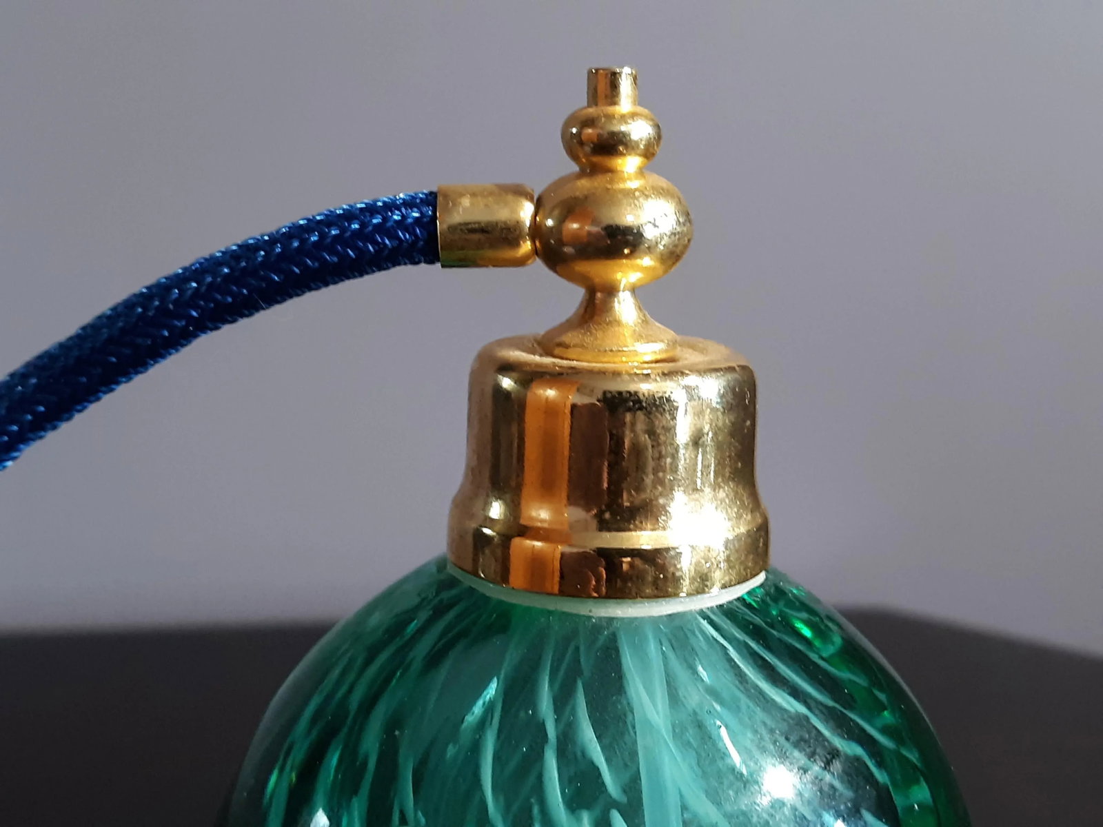 1990s Art Glass Imports Green & Blue Golden Accent Perfume Optimizer - 7