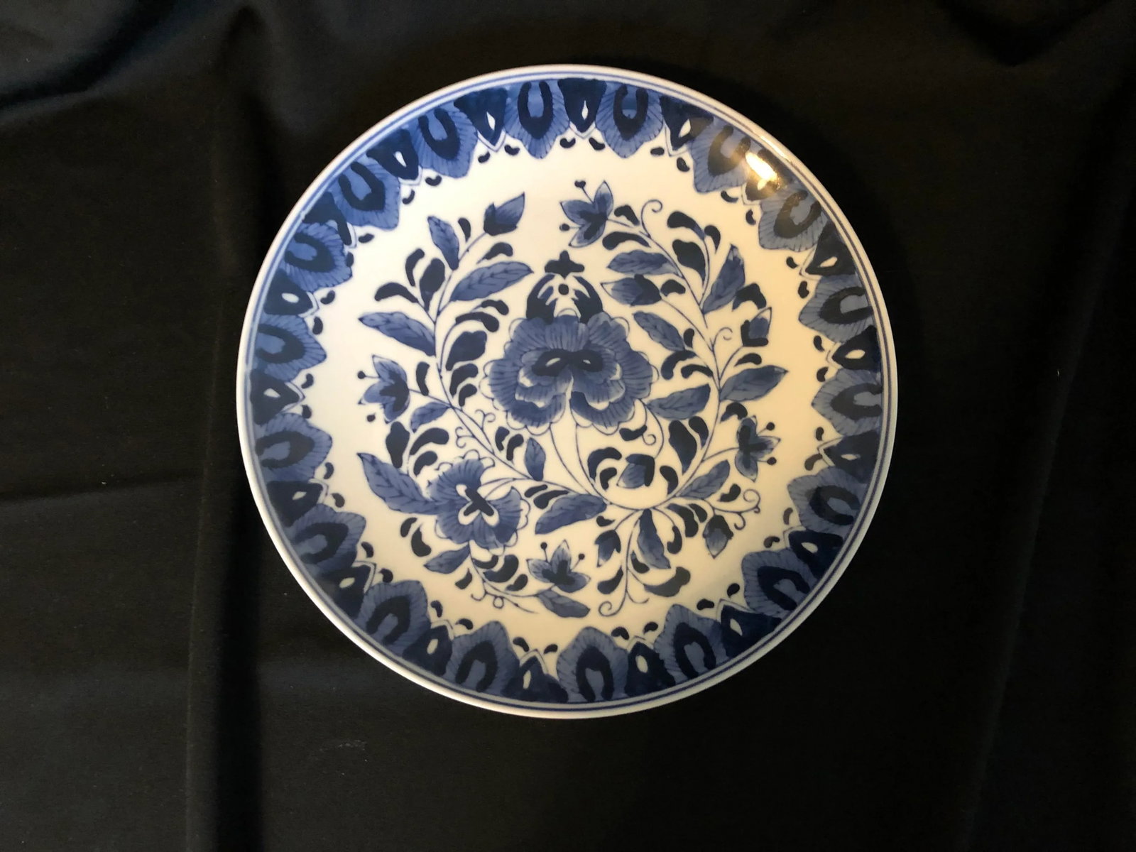 Asian Style Blue & White Floral Design 10.25"d Platen - 3