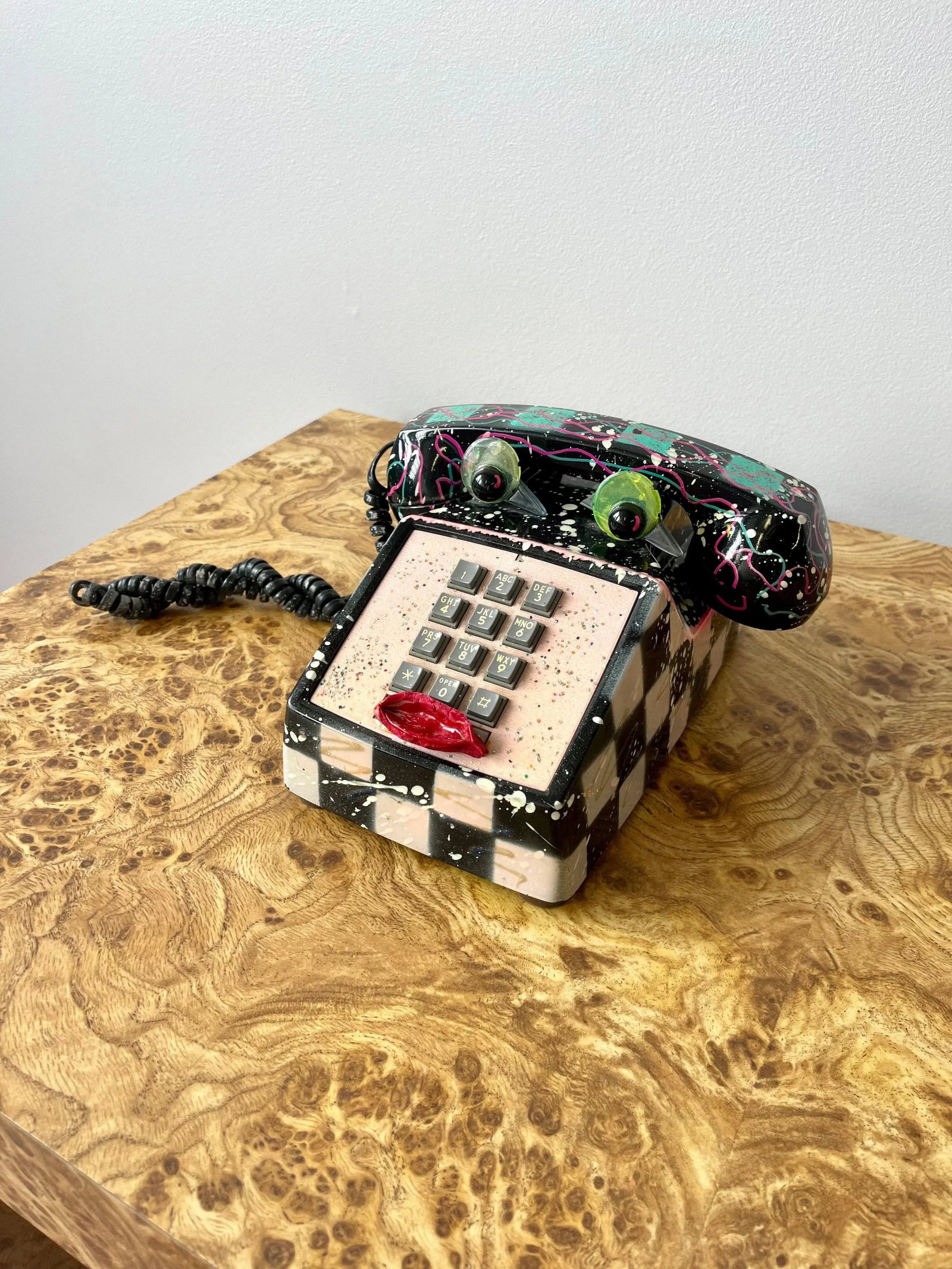 1990s Postmodern Original Signed Hollis Fingold Painted Telephone "Phoneys" Sculpture - 2