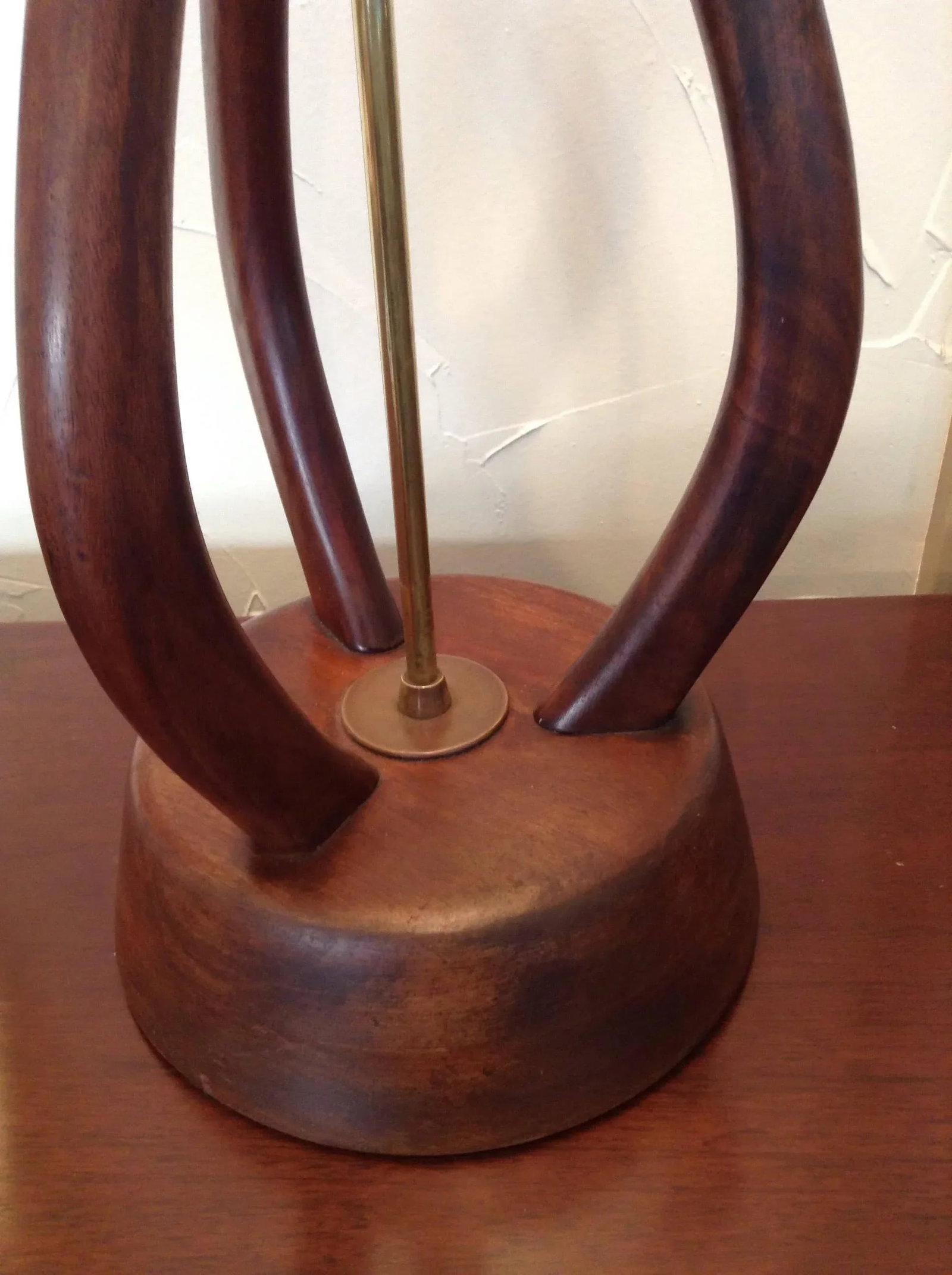 Mid Century Modern Oversize Sculpted Walnut Table Lamp With String Shade 60s - 10
