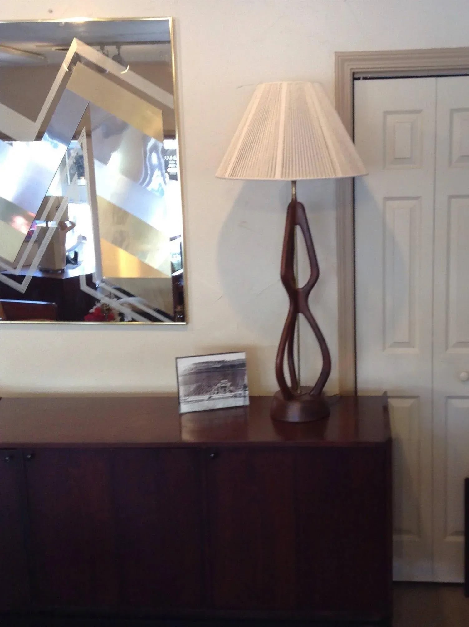Mid Century Modern Oversize Sculpted Walnut Table Lamp With String Shade 60s - 2