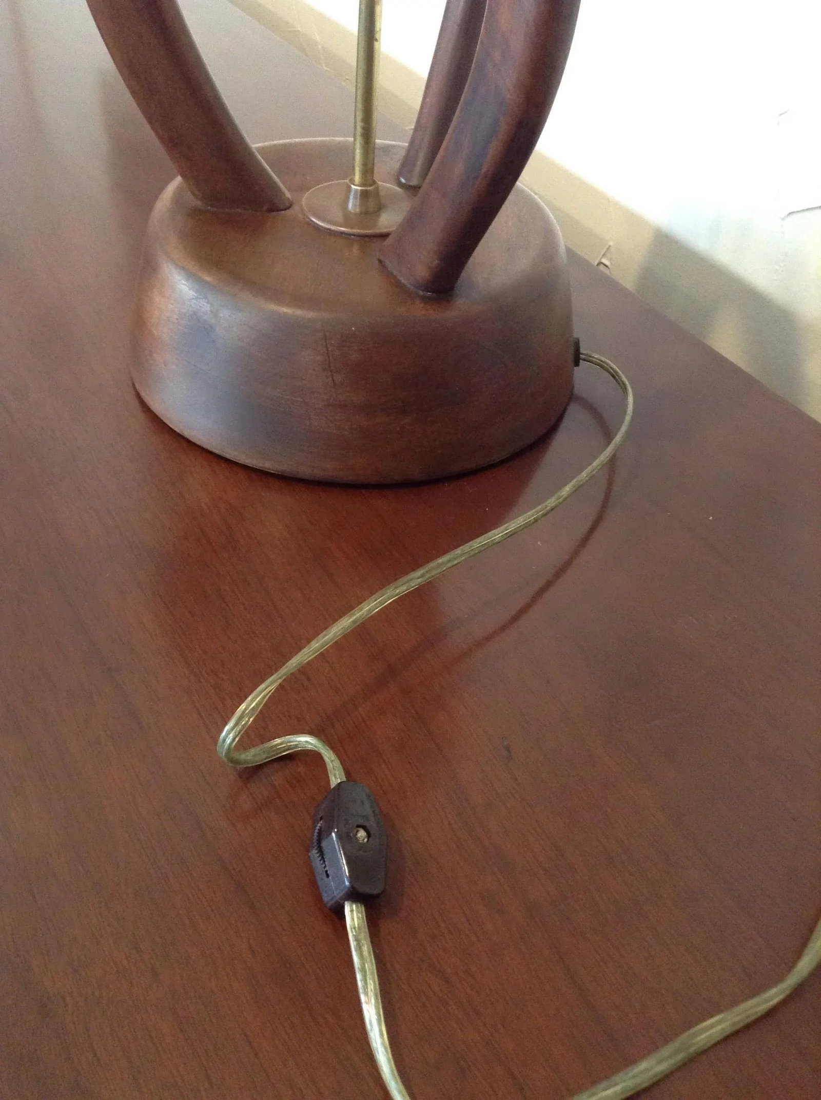 Mid Century Modern Oversize Sculpted Walnut Table Lamp With String Shade 60s - 6