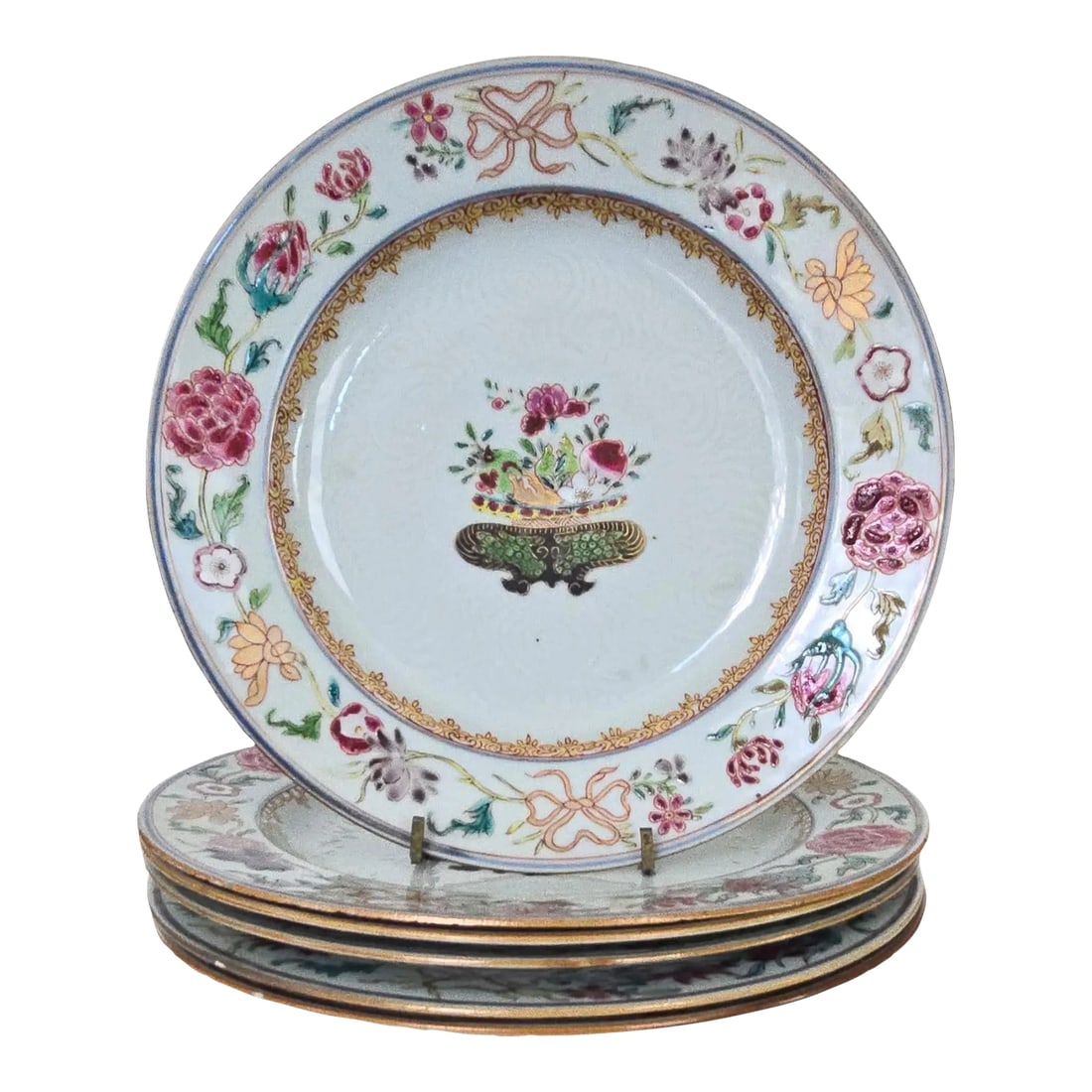 Set of 6 Antique Chinoiserie French 17th Century Chinoiserie Porcelain Wall Plates: Set of 6 Antique Chinoiserie French 17th Century Chinoiserie Porcelain Wall Plates This set of antique Chinese export porcelain plates features vibrant polychrome enameled depictions of flowers around