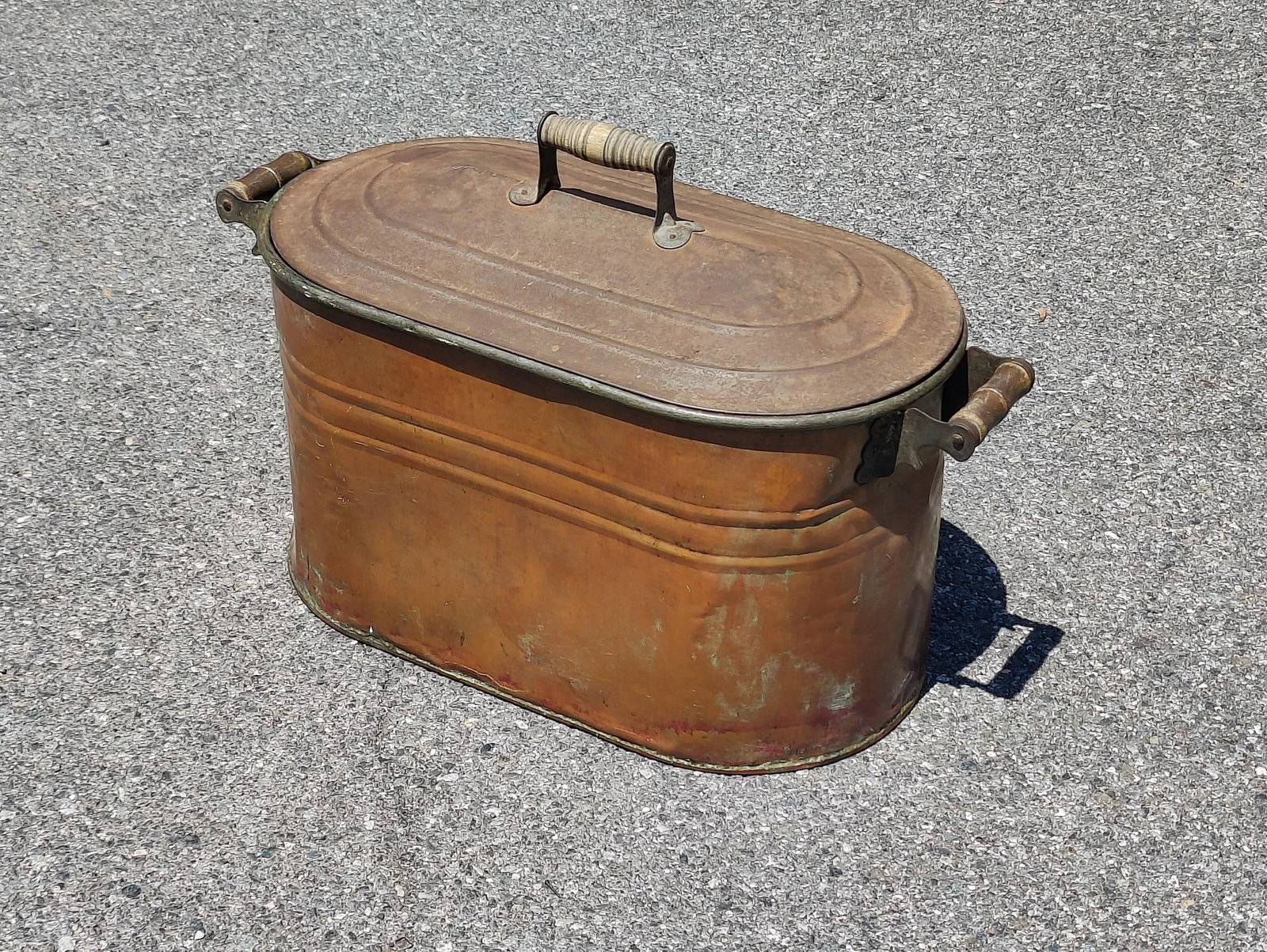 Vintage Primitive Copper Boiler/Wash Tub Pot With Wooden Handles - 2