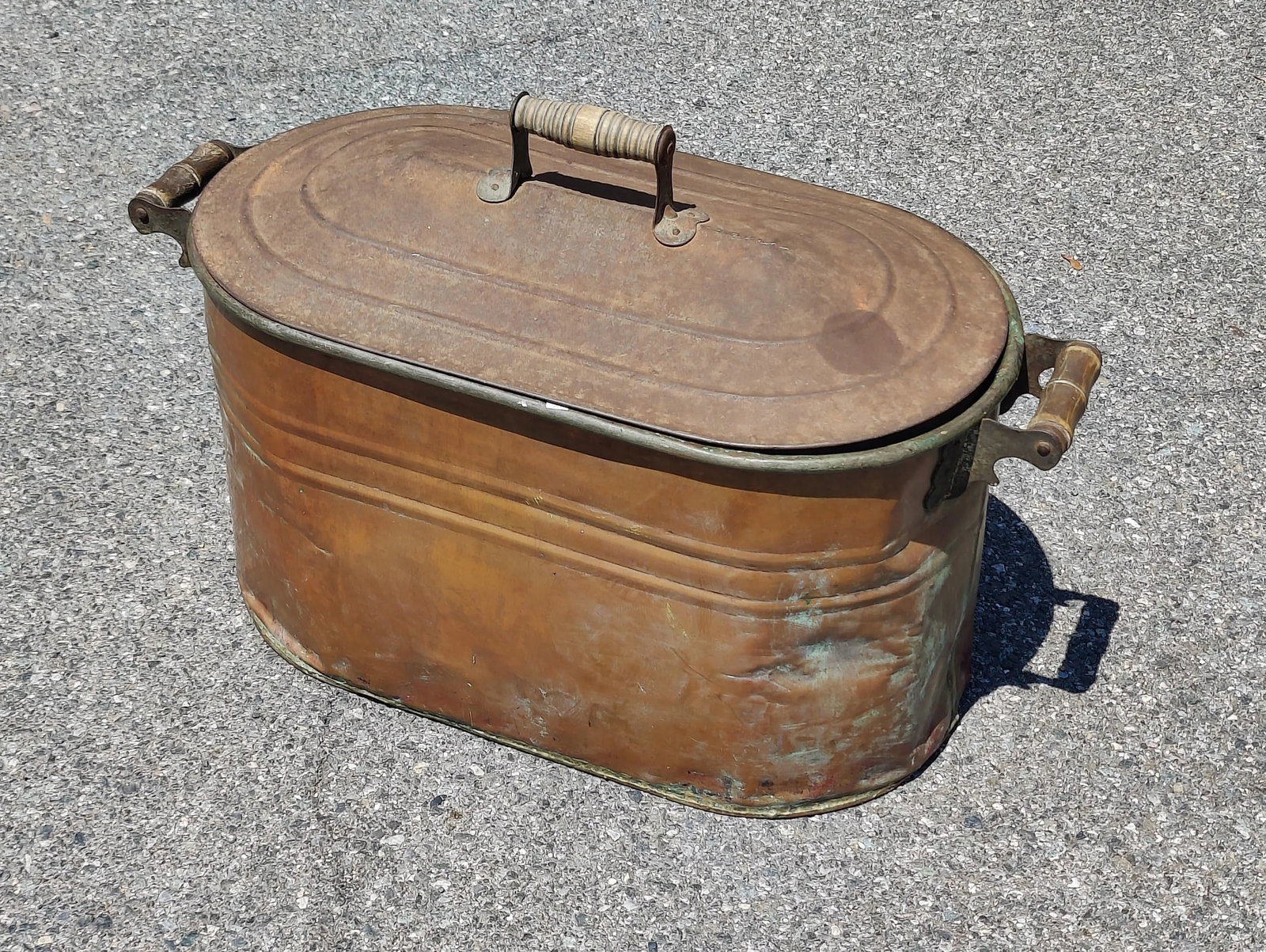 Vintage Primitive Copper Boiler/Wash Tub Pot With Wooden Handles - 3