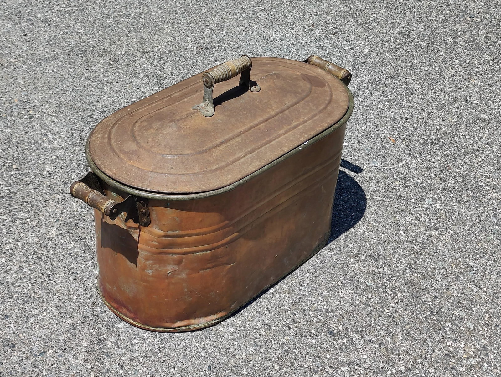 Vintage Primitive Copper Boiler/Wash Tub Pot With Wooden Handles - 4