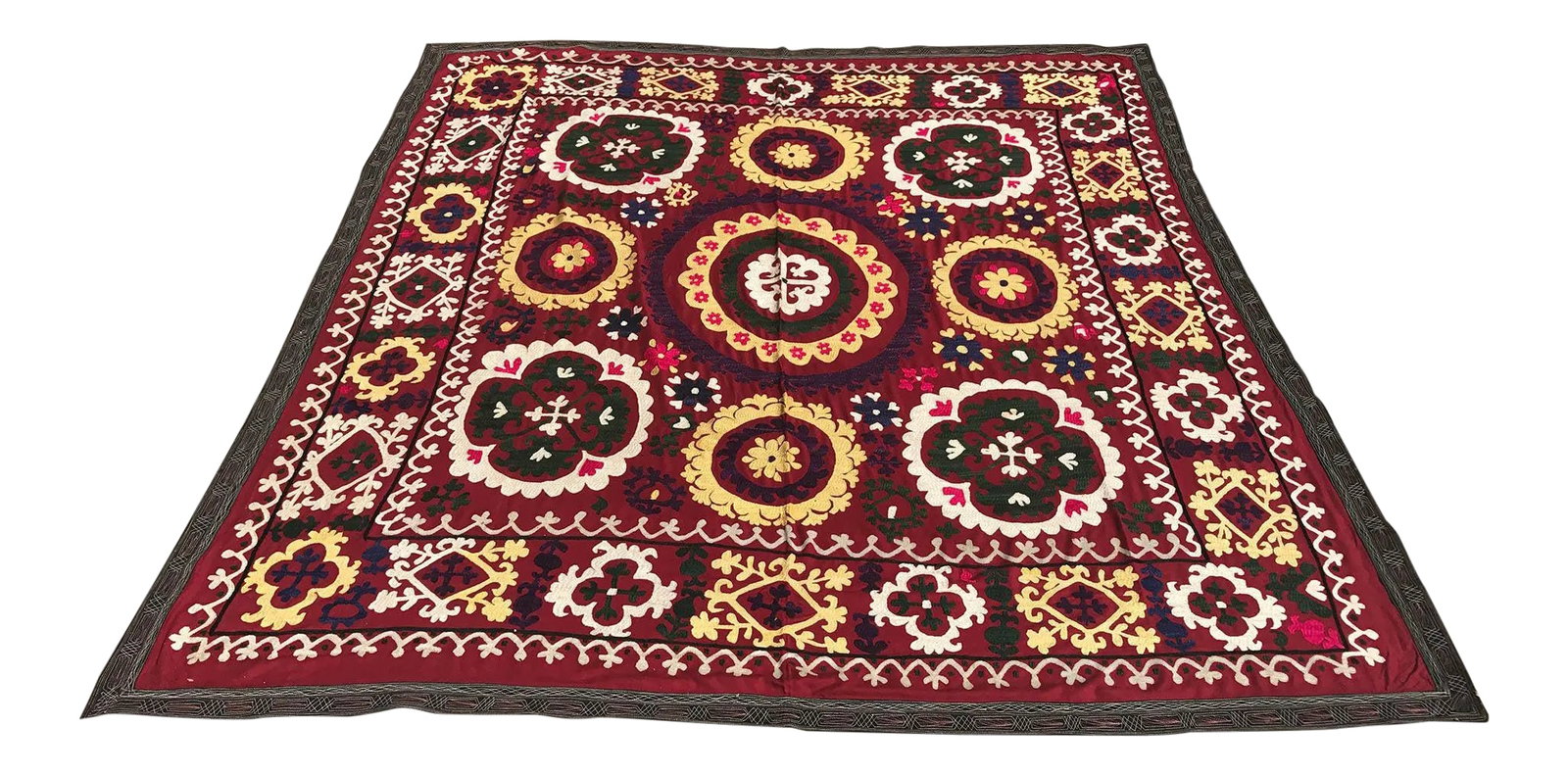 Vintage Handmade Turkish Suzani Fabric Bedding: VINTAGE SUZANI FABRIC - Handmade Bedspread, Square Table Cloth - Suitable for Wall Hanging Size is 6.5 FT x 6.1 FT ( 200 CM x 186 CM ) Multicolor Vintage SUZANI Fabric. Looks beautiful in any home set