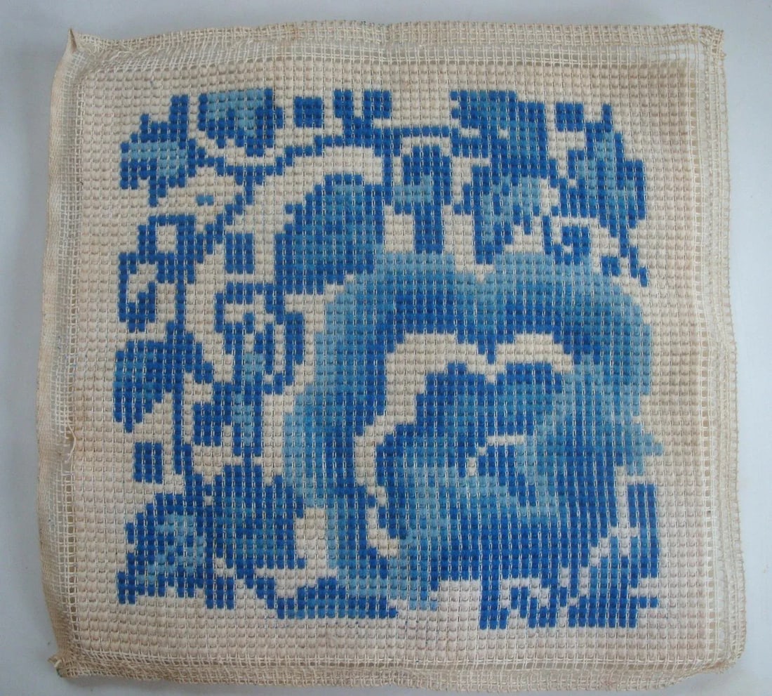 Chinoiserie Blue and White Yarn Textile Wall Art or Pillow - 4
