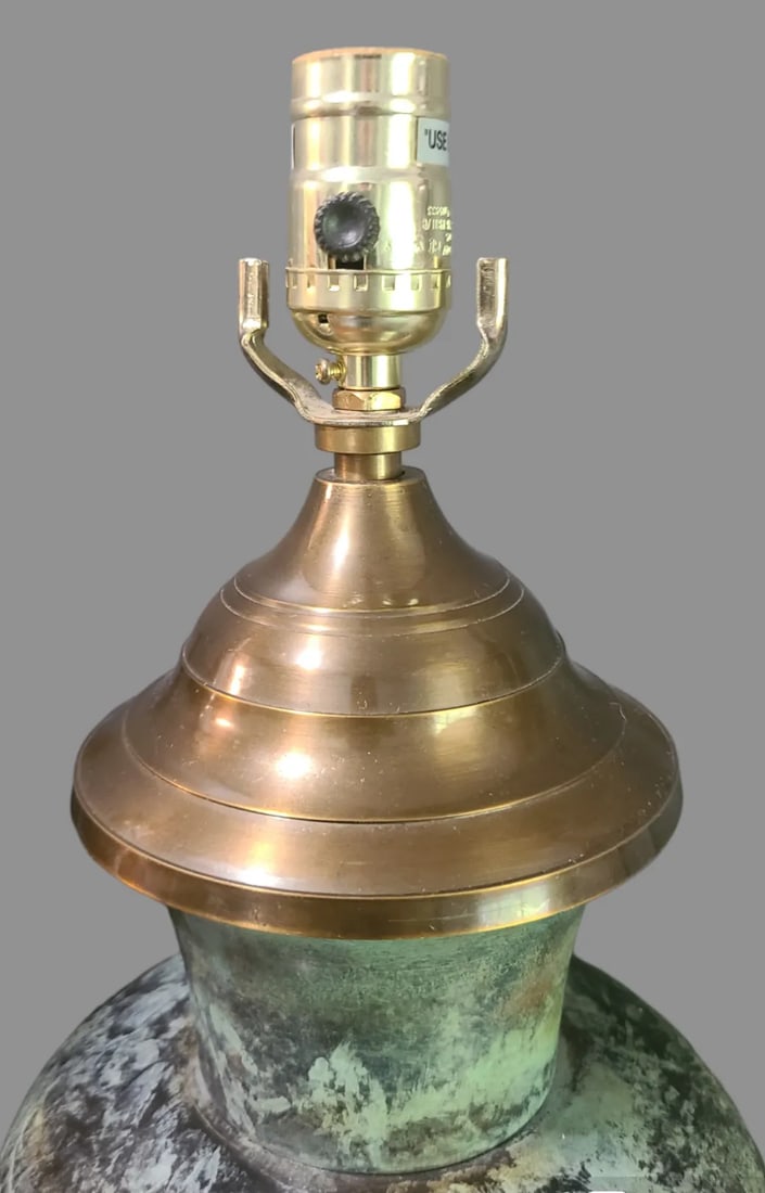 Mid-Century Modern Pair of Metal Patinated Verdigris Brass Table Lamps Original Finial - 4