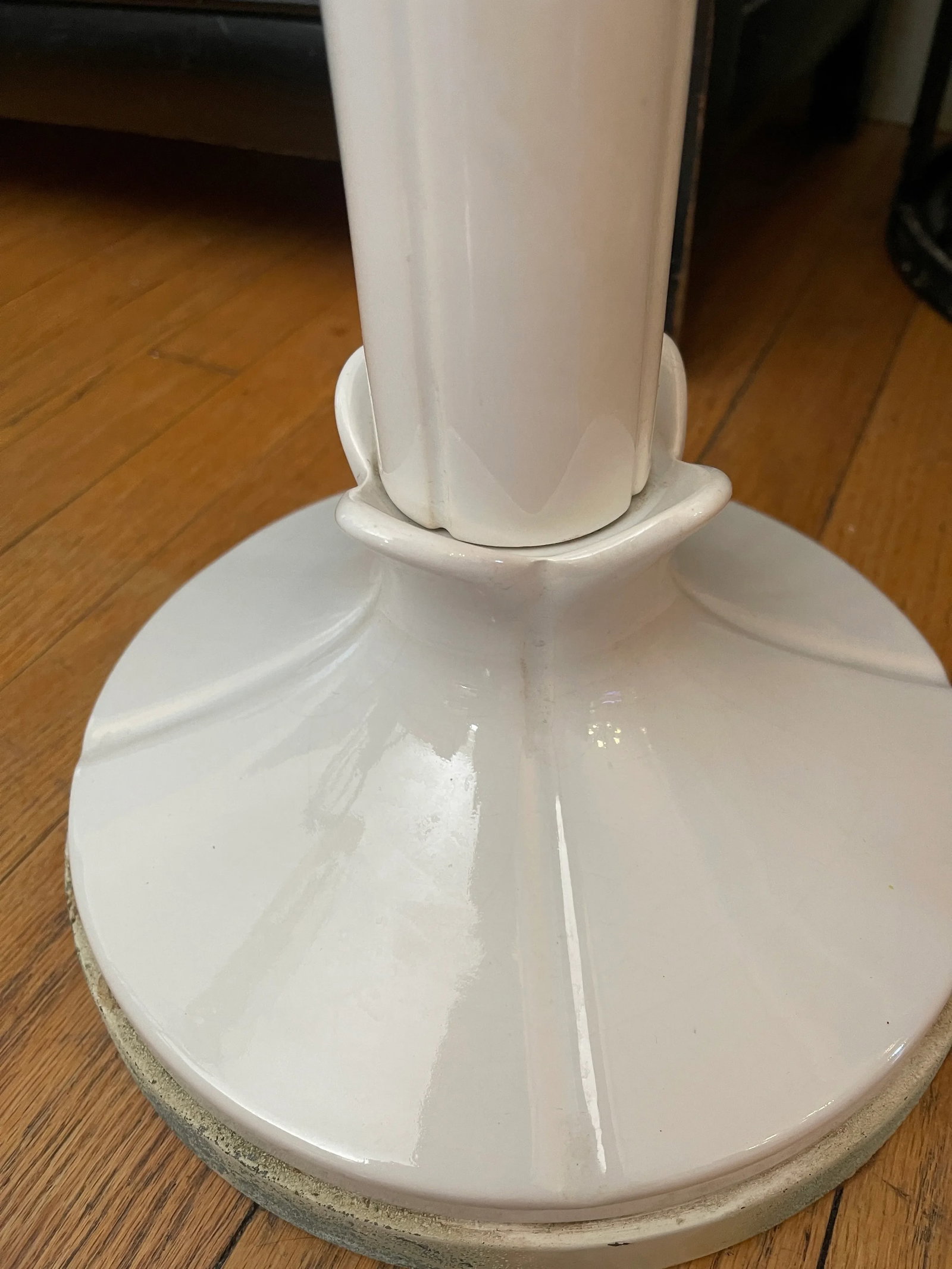 1960s White Glossy Lotus Floor Lamp Attributed to Serge Roche - 7