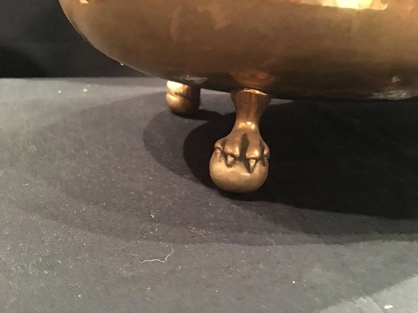 French Oval Jardiniere or Planter Ball and Claw Feet, 19th Century - 4