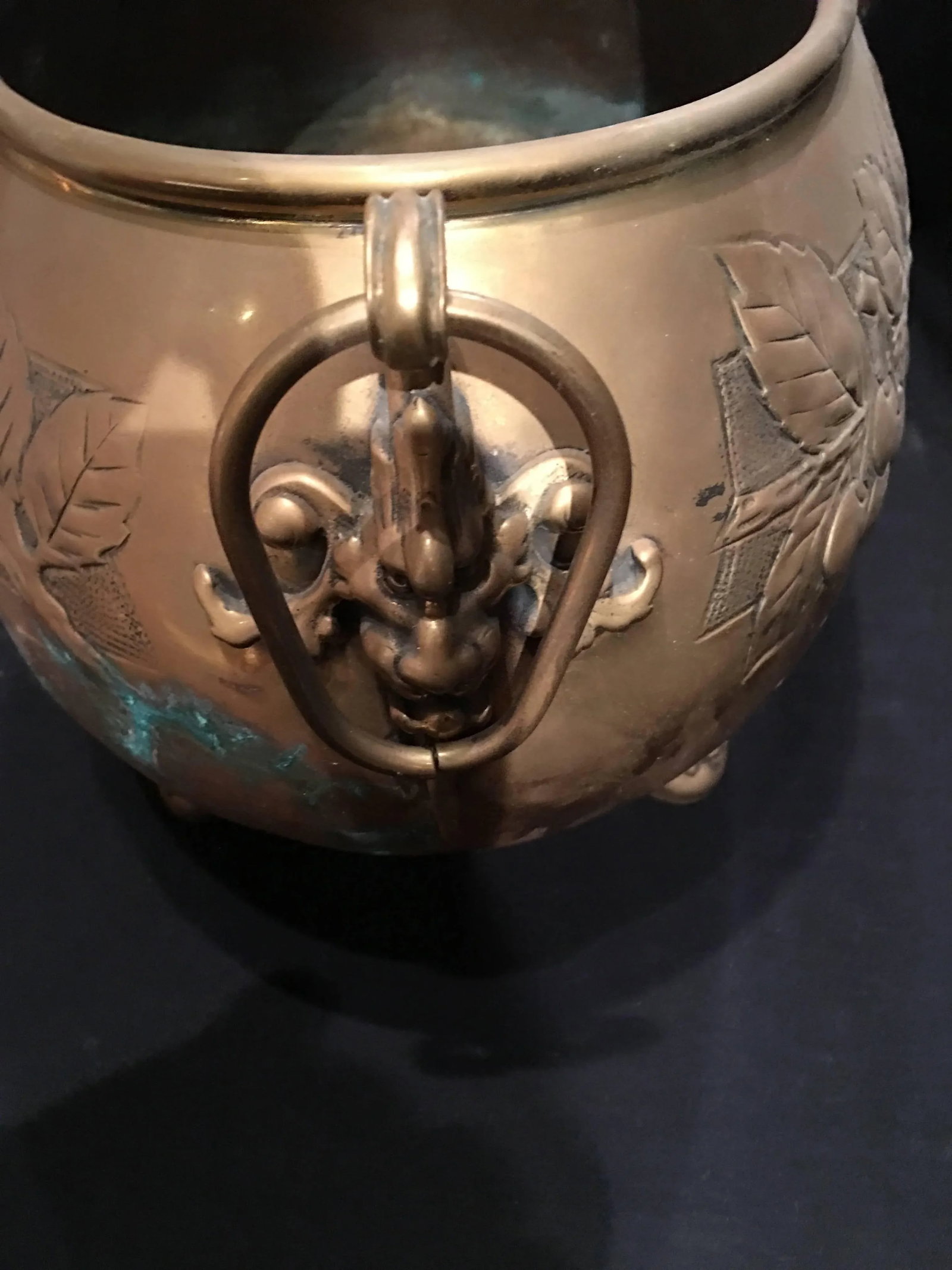 French Oval Jardiniere or Planter Ball and Claw Feet, 19th Century - 5