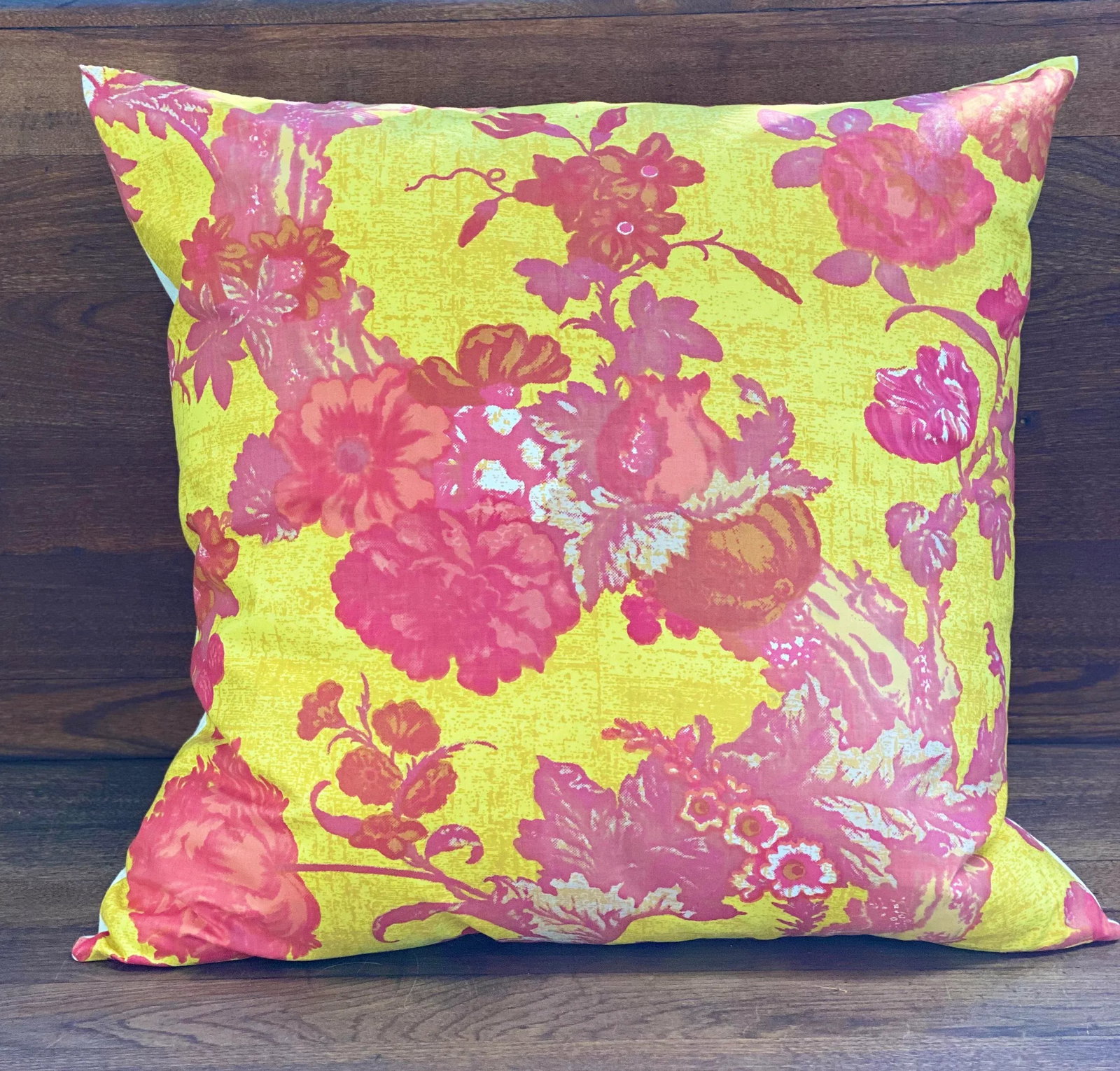 1970's Pop Art Classic Floral Pillows - a Pair - 2