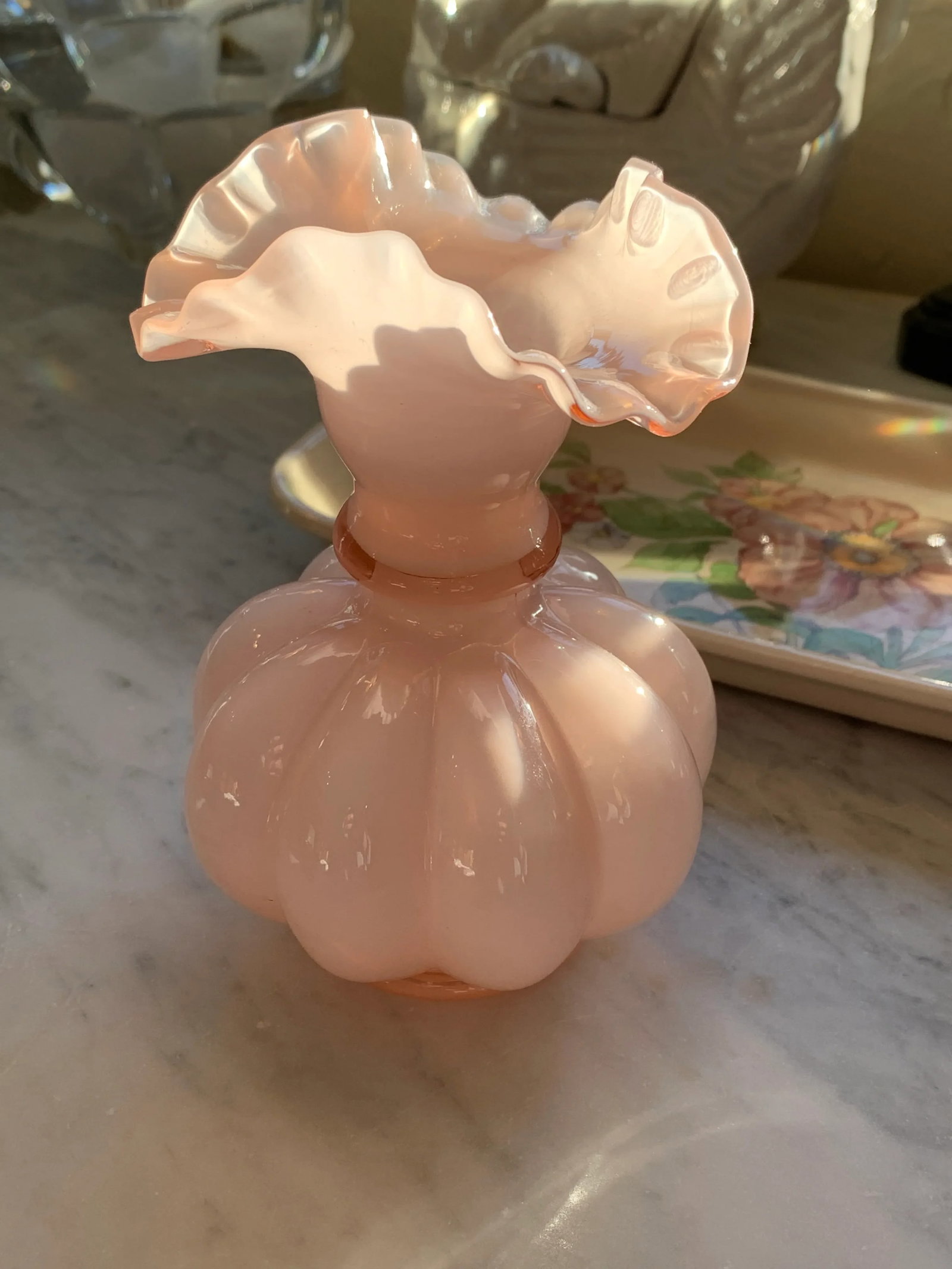 Vintage Fenton Ruffled Melon Rosaline Glass Vase - 3