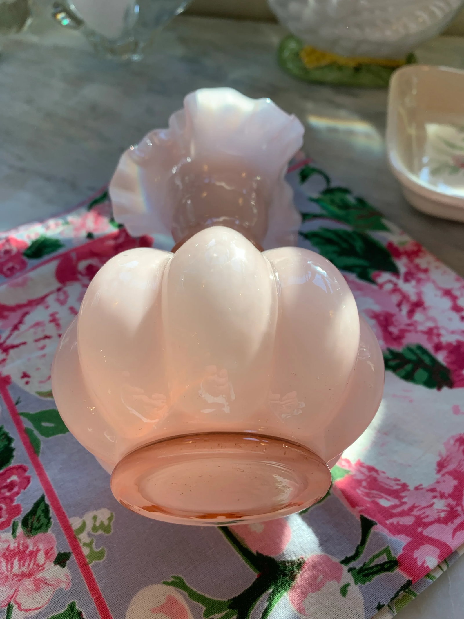 Vintage Fenton Ruffled Melon Rosaline Glass Vase - 5
