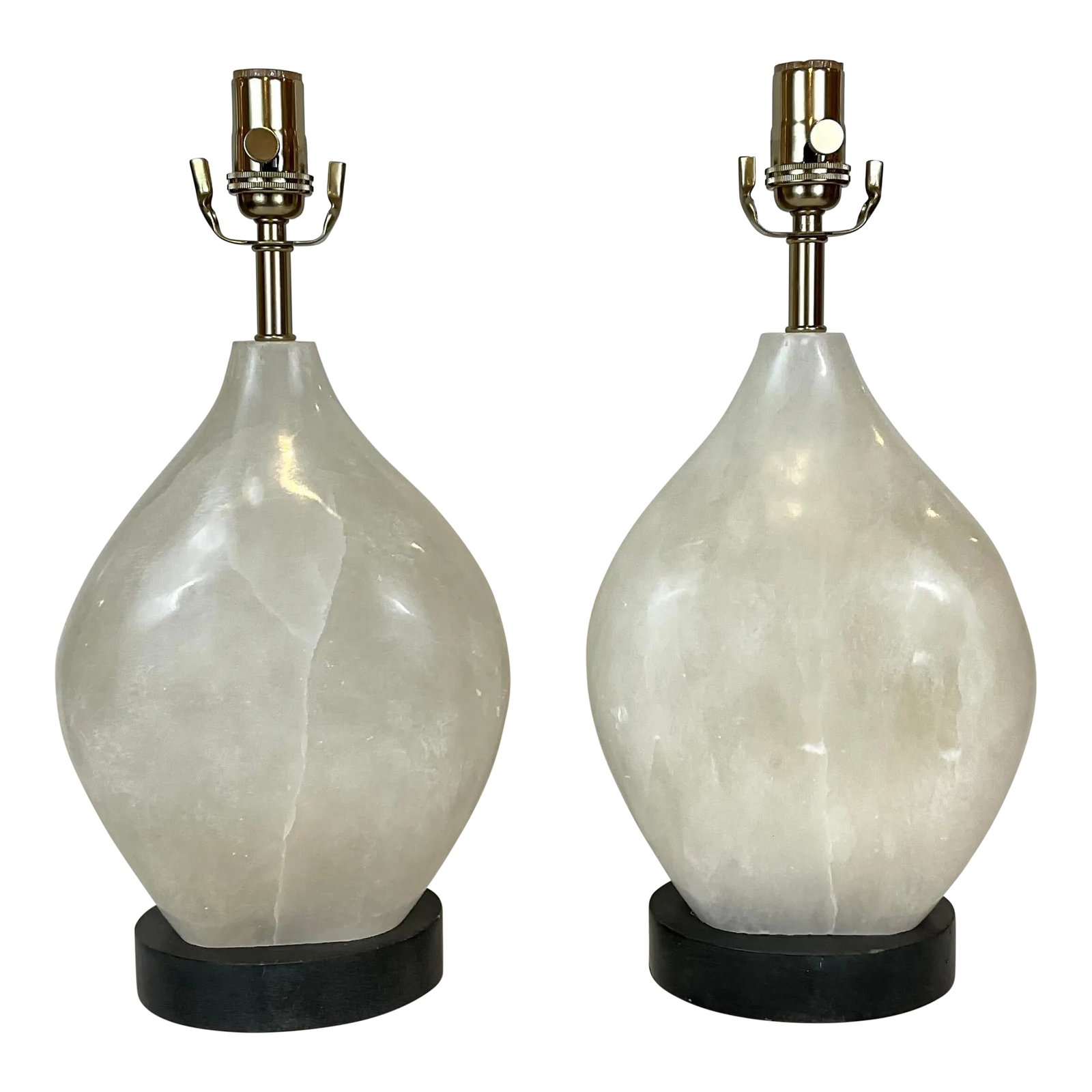 Currey & Company Modern White Alabaster Table Lamps Pair: Stylish Currey & Company Modern White Alabaster Table Lamps Pair, showroom floor samples Condition: Imperfections: Some Imperfections Condition Notes: Showroom floor sample, not brand new from a box