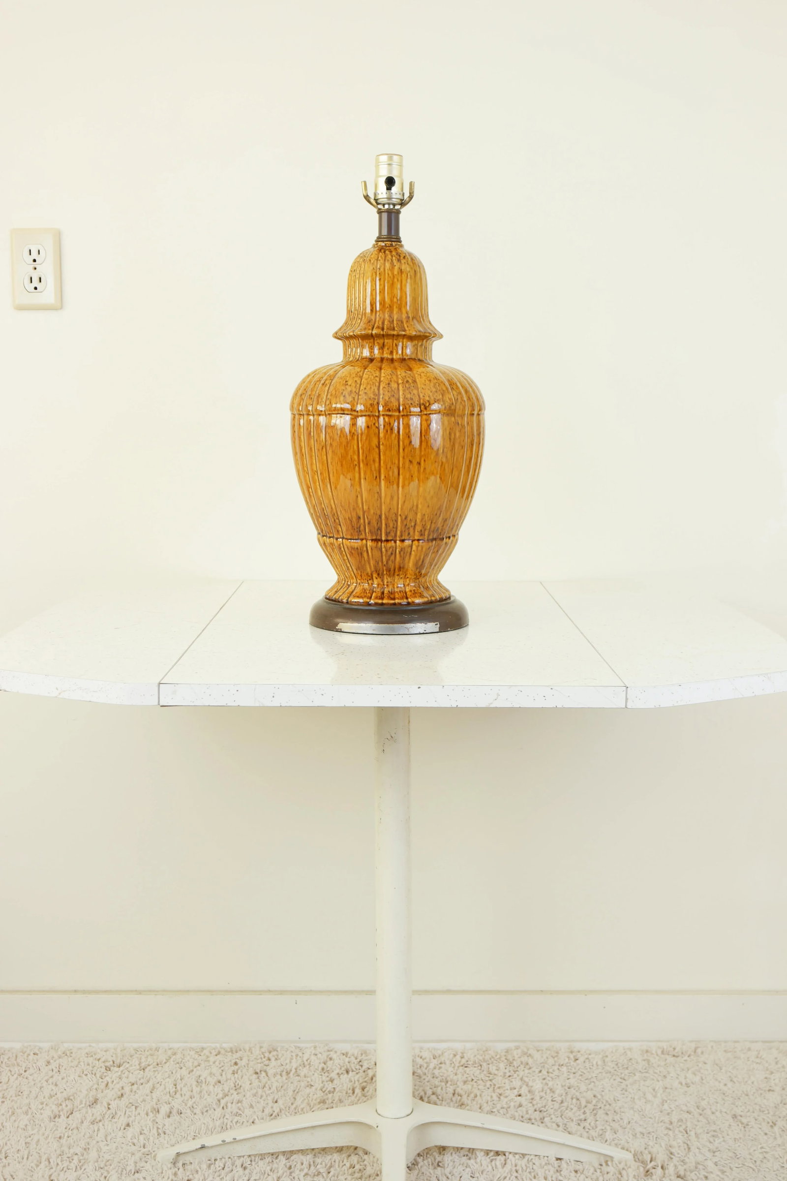 Mid-Century Modern Mustard Yellow Ceramic Table Lamp - 2