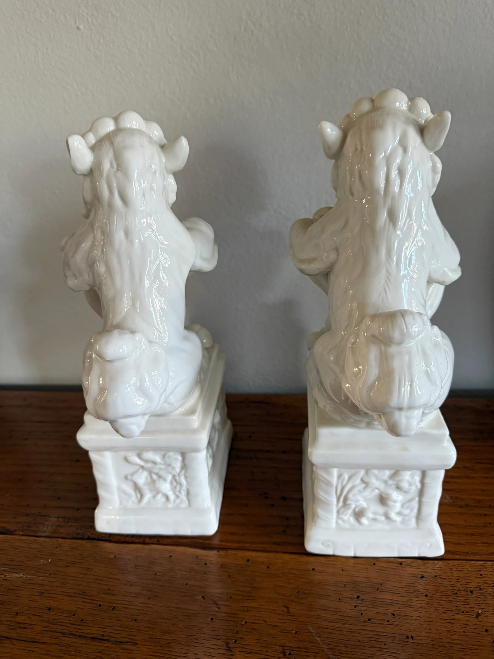 Blanc De Chine Foo Dogs With Ball and Baby, 1940's, a Pair - 10