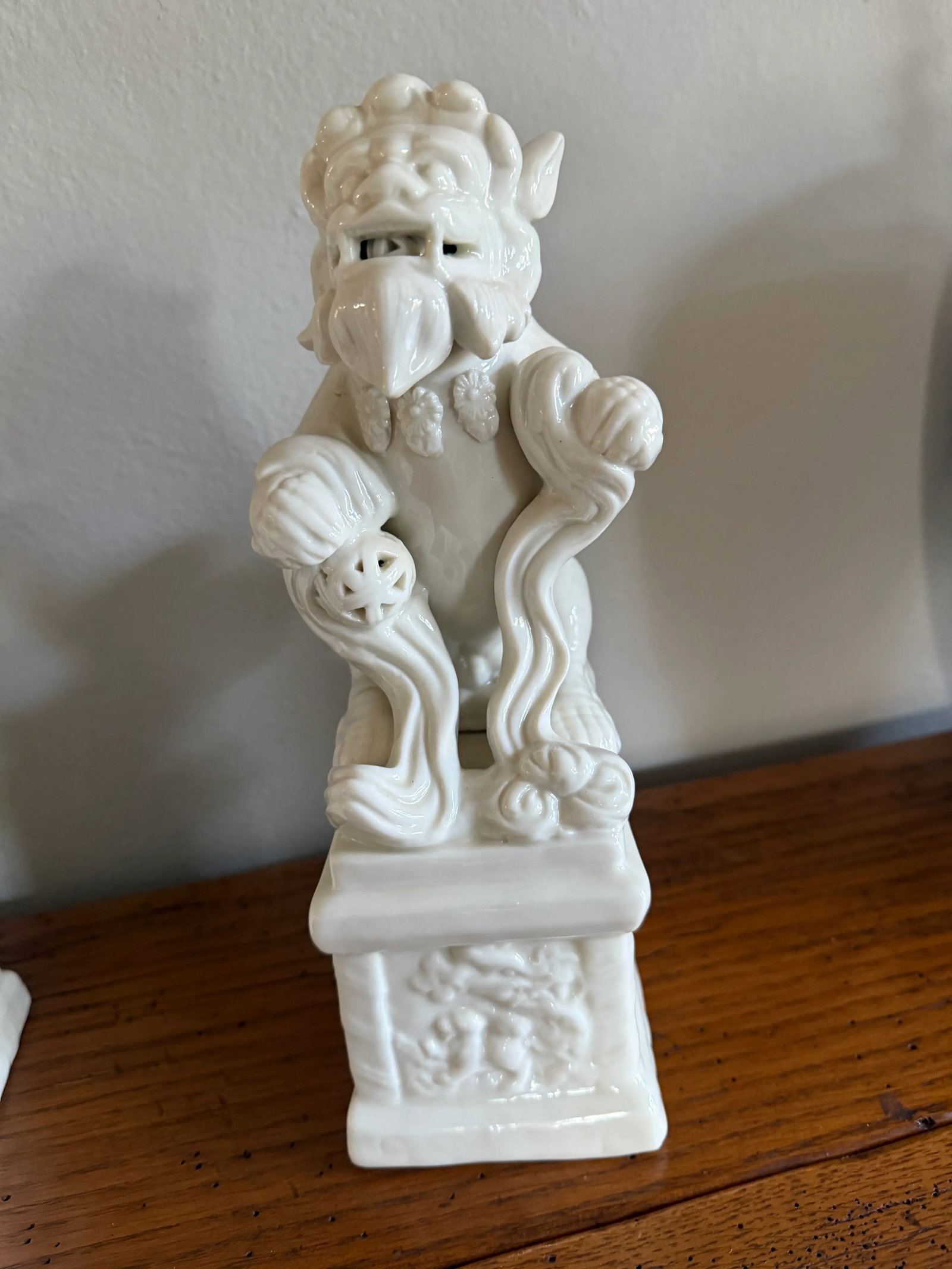 Blanc De Chine Foo Dogs With Ball and Baby, 1940's, a Pair - 4