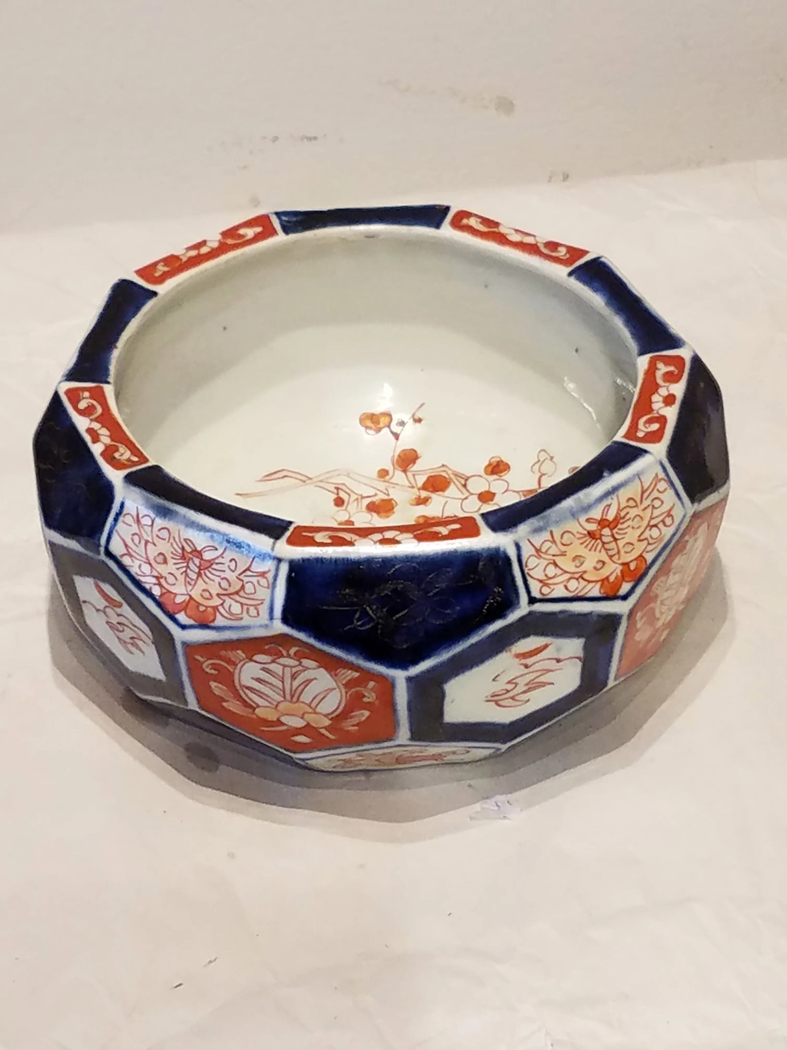 Imari Pot Circa 1890 Found in Northeast England - 12