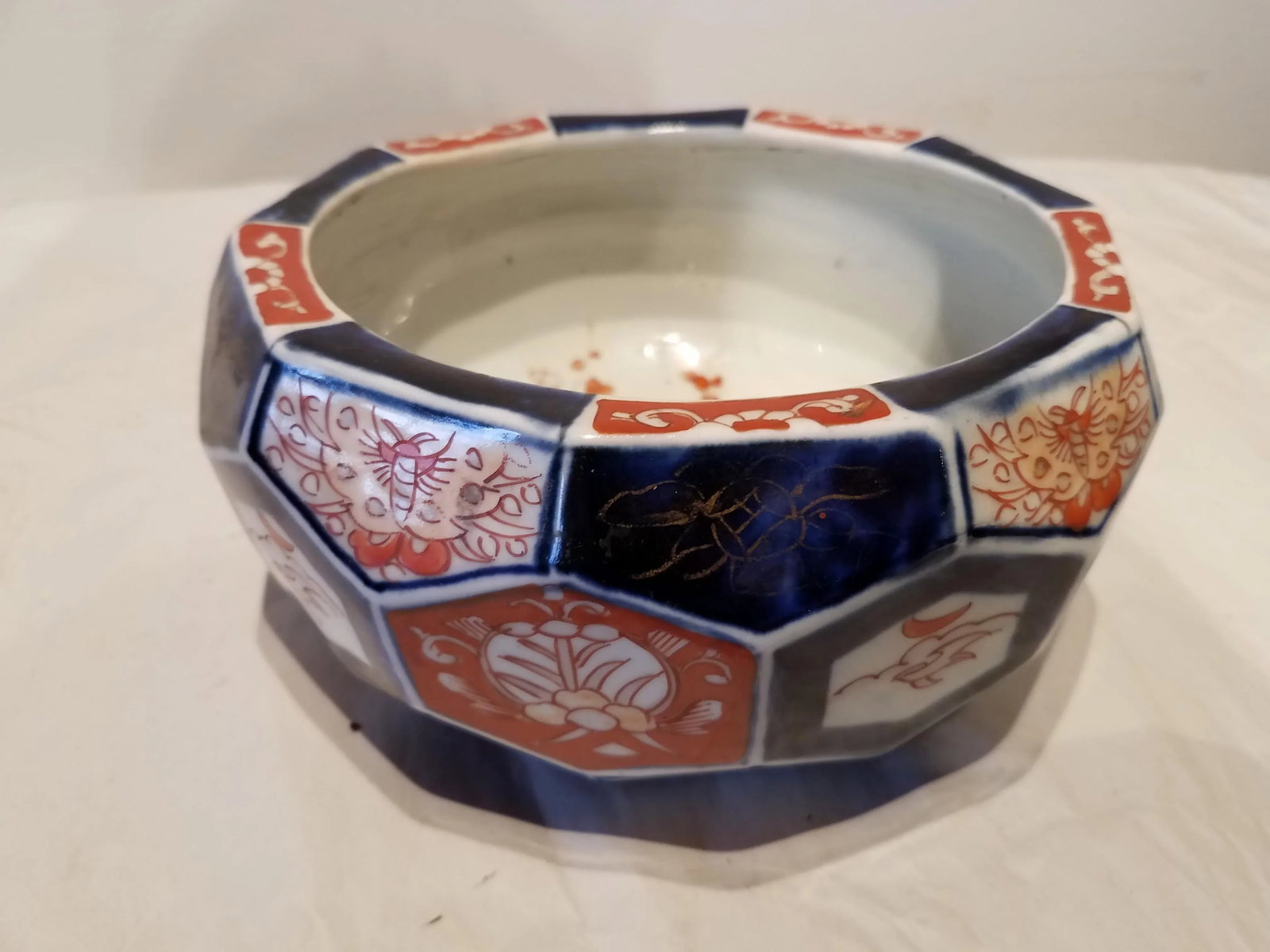 Imari Pot Circa 1890 Found in Northeast England - 13