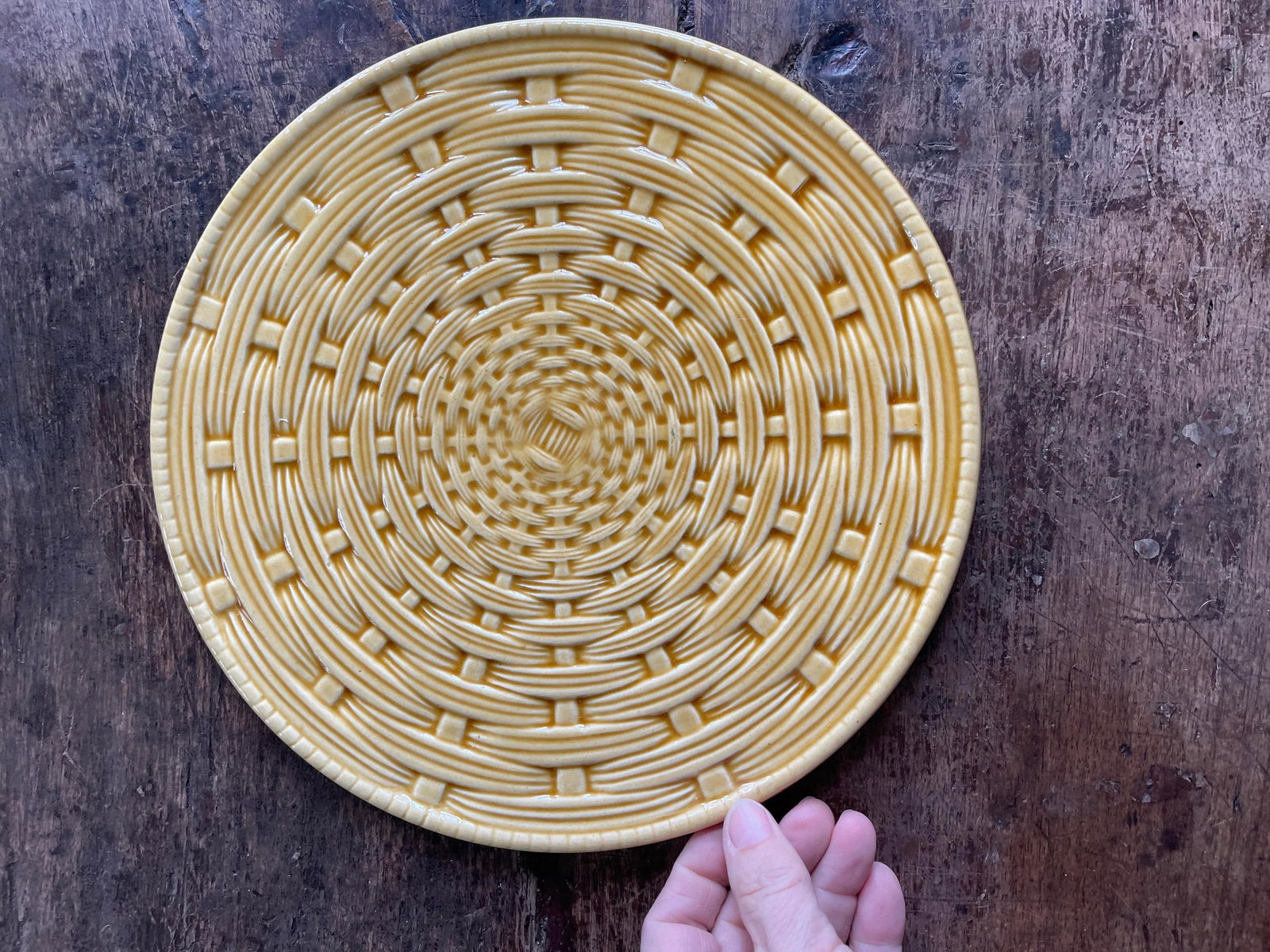 1930s French Yellow Majolica Trivet, Signed Sarreguemines - 2
