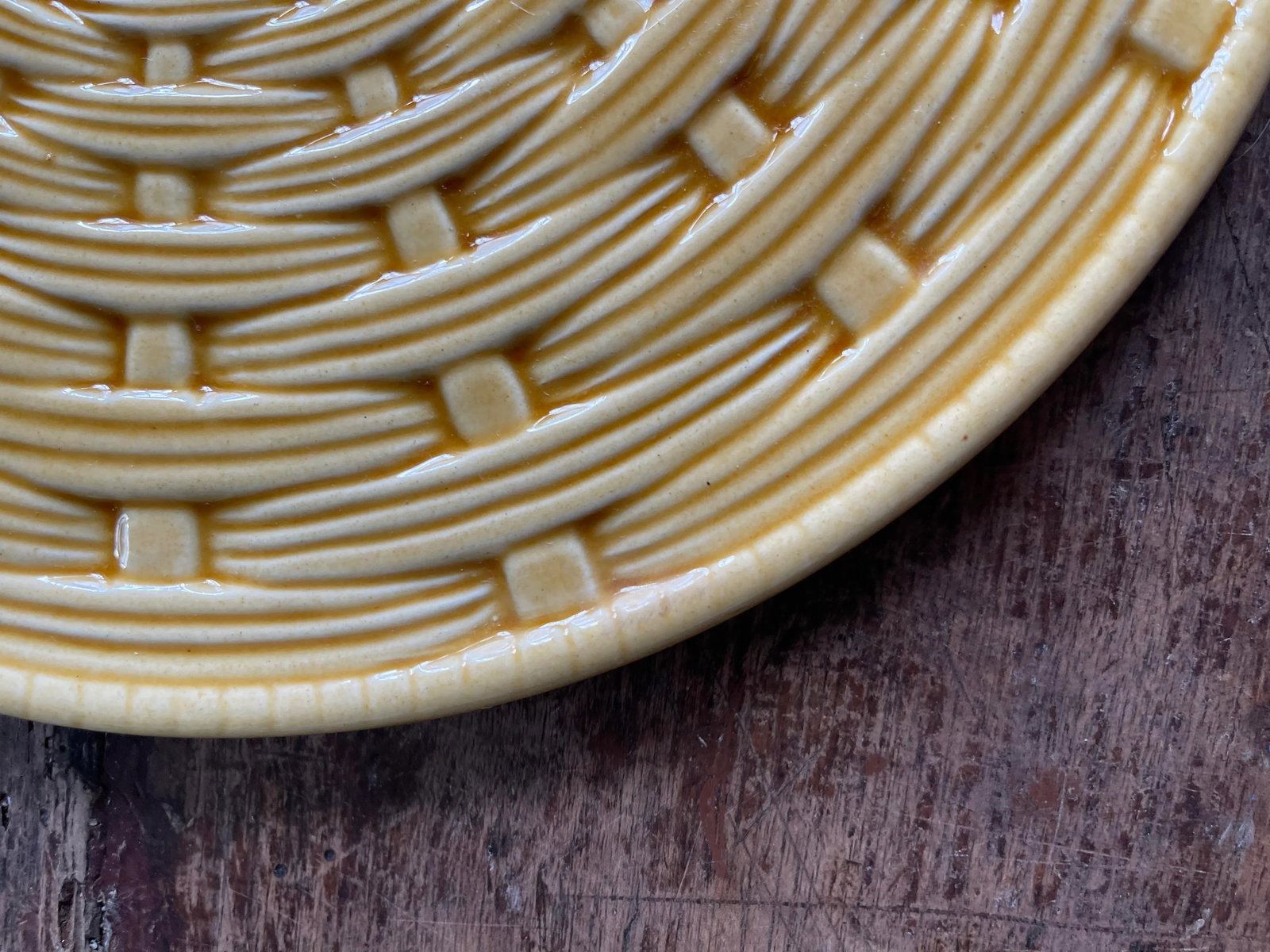 1930s French Yellow Majolica Trivet, Signed Sarreguemines - 5