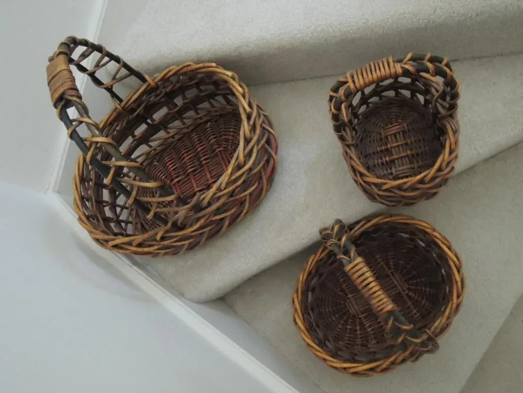 Late 20th Century Basket Thick Woven Wood Nesting Baskets With Carrying Handles - Set of 3 - 4