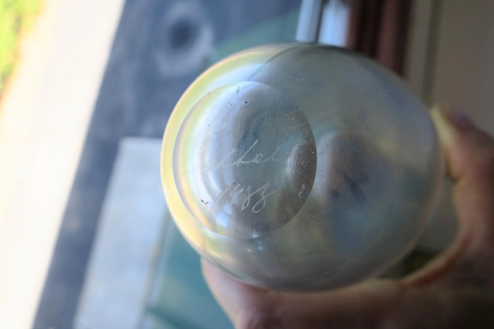 Signed Art Glass Vase in the Art Nouveau Style, Circa 1980s - 12