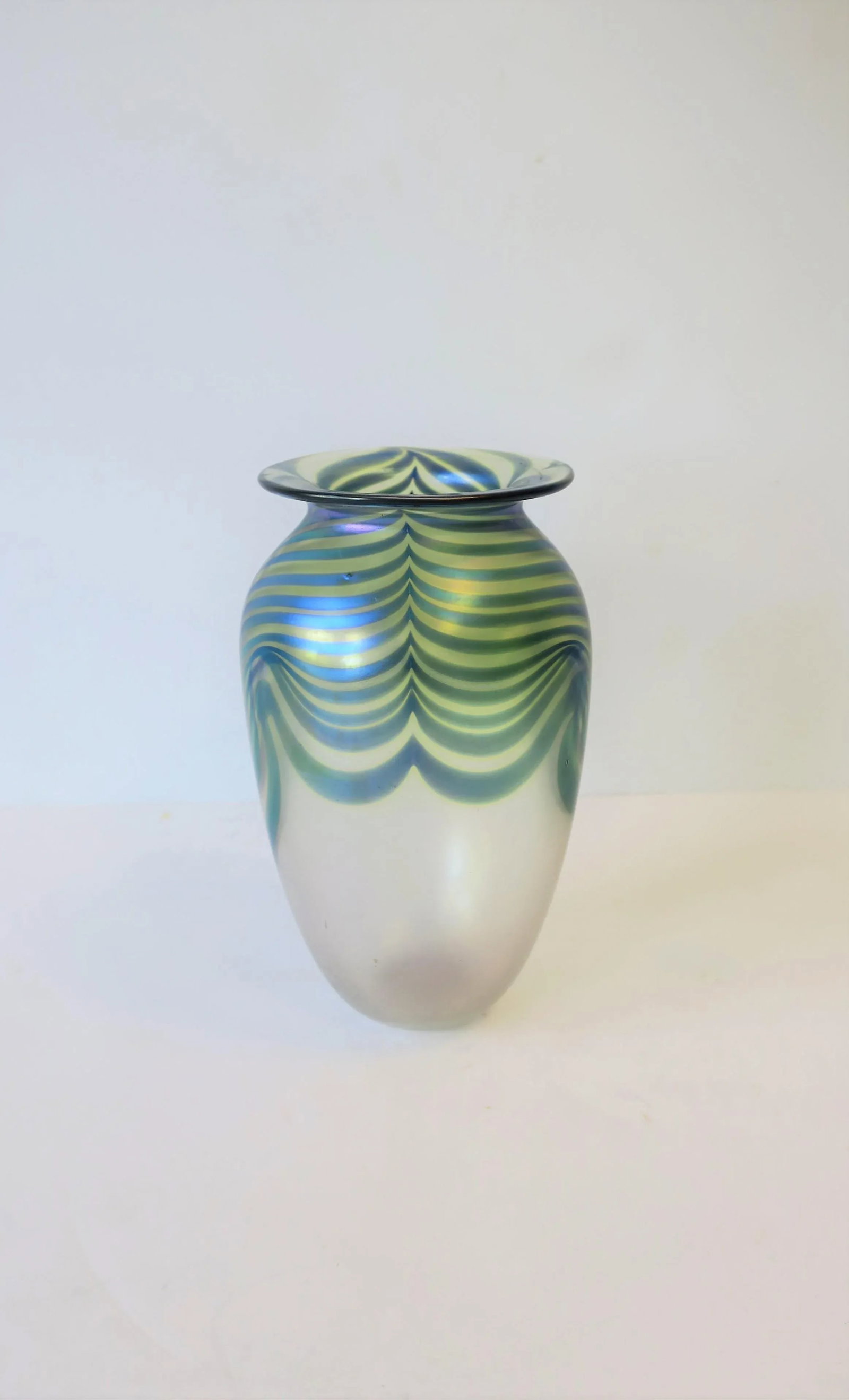 Signed Art Glass Vase in the Art Nouveau Style, Circa 1980s - 4