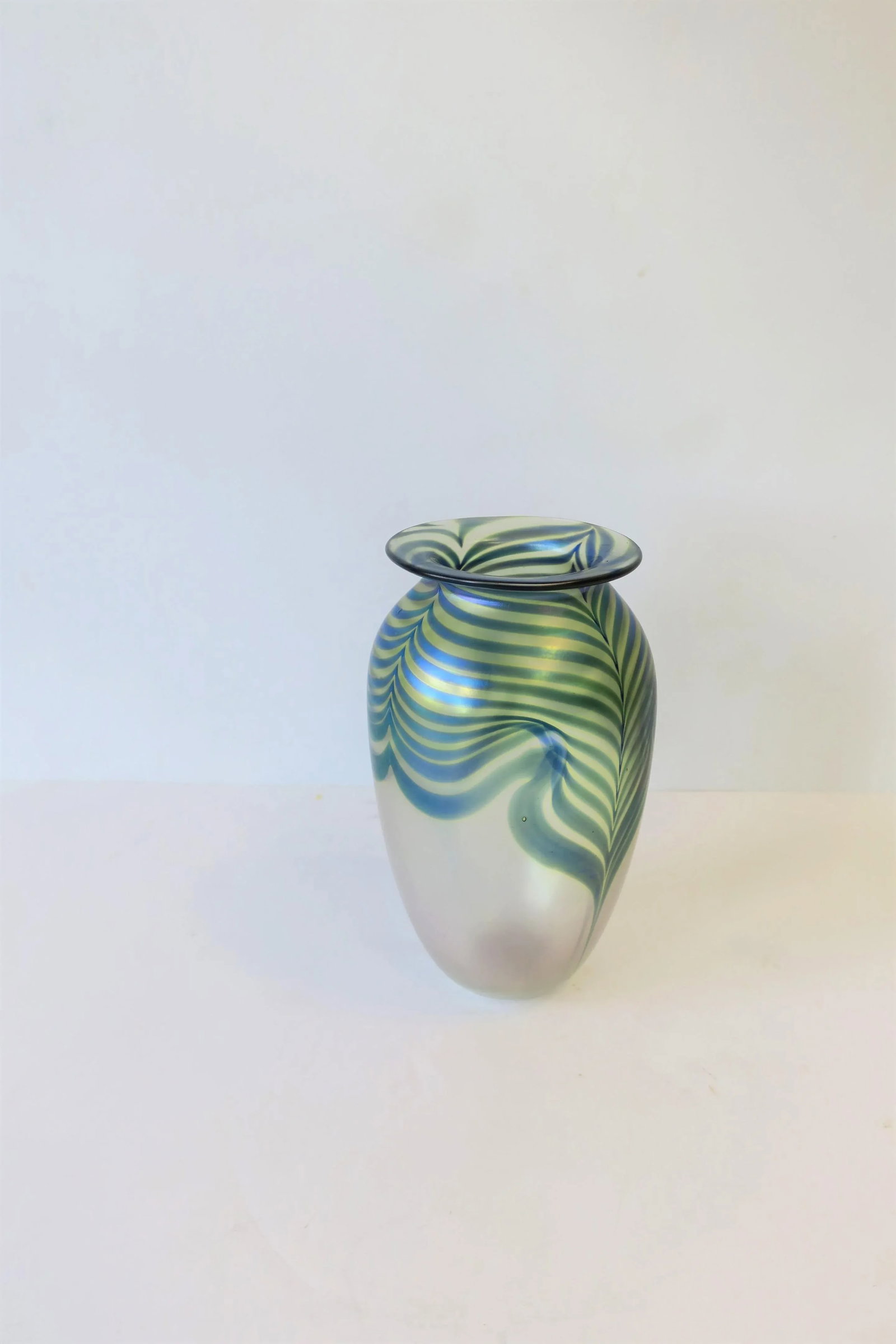 Signed Art Glass Vase in the Art Nouveau Style, Circa 1980s - 5