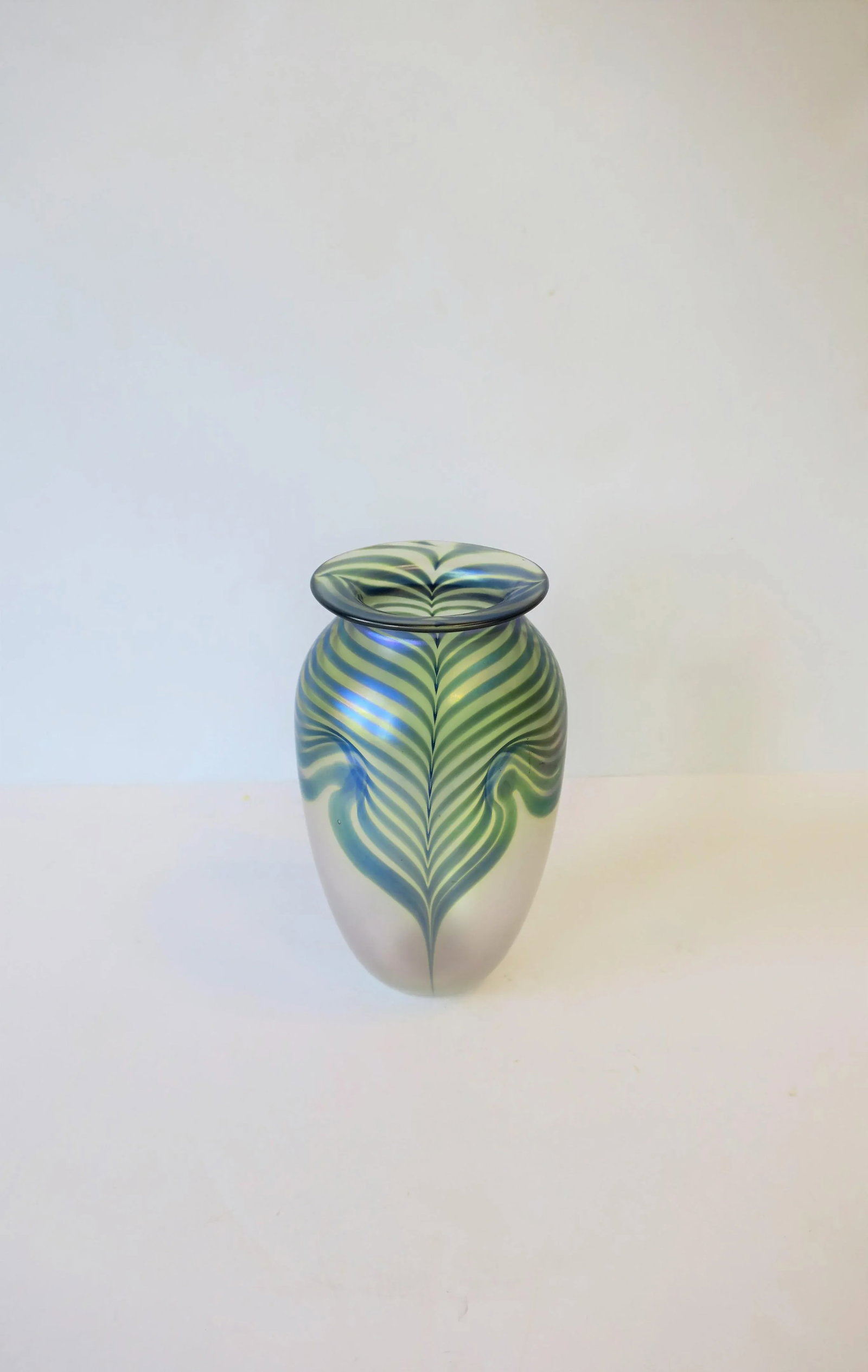 Signed Art Glass Vase in the Art Nouveau Style, Circa 1980s - 6
