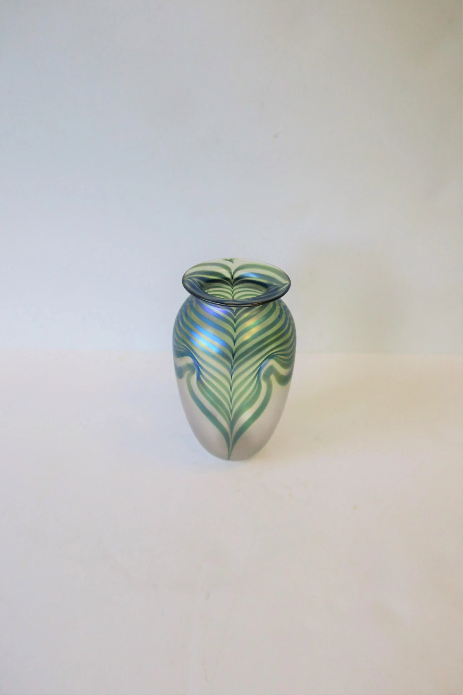 Signed Art Glass Vase in the Art Nouveau Style, Circa 1980s - 9