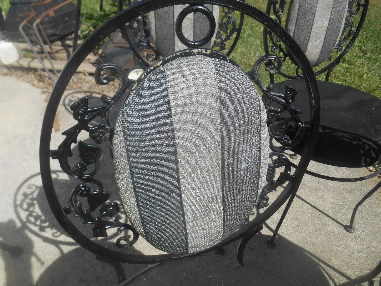 Vintage 1960's Russell Woodard Wrought Iron Patio Set - 5