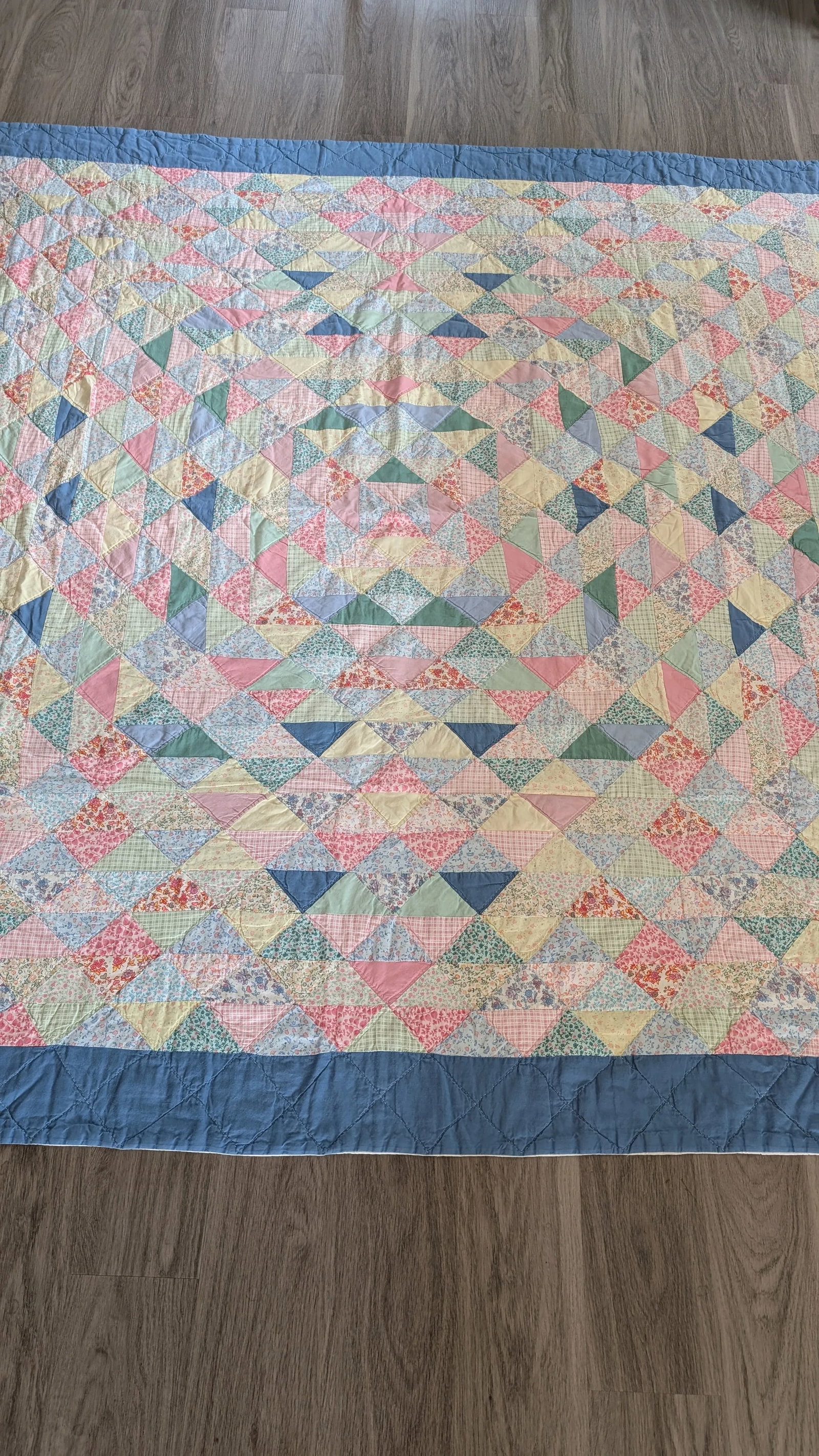 Vintage Handmade Irish Chain Postage Stamp Quilt With Wide Blue Border - 2