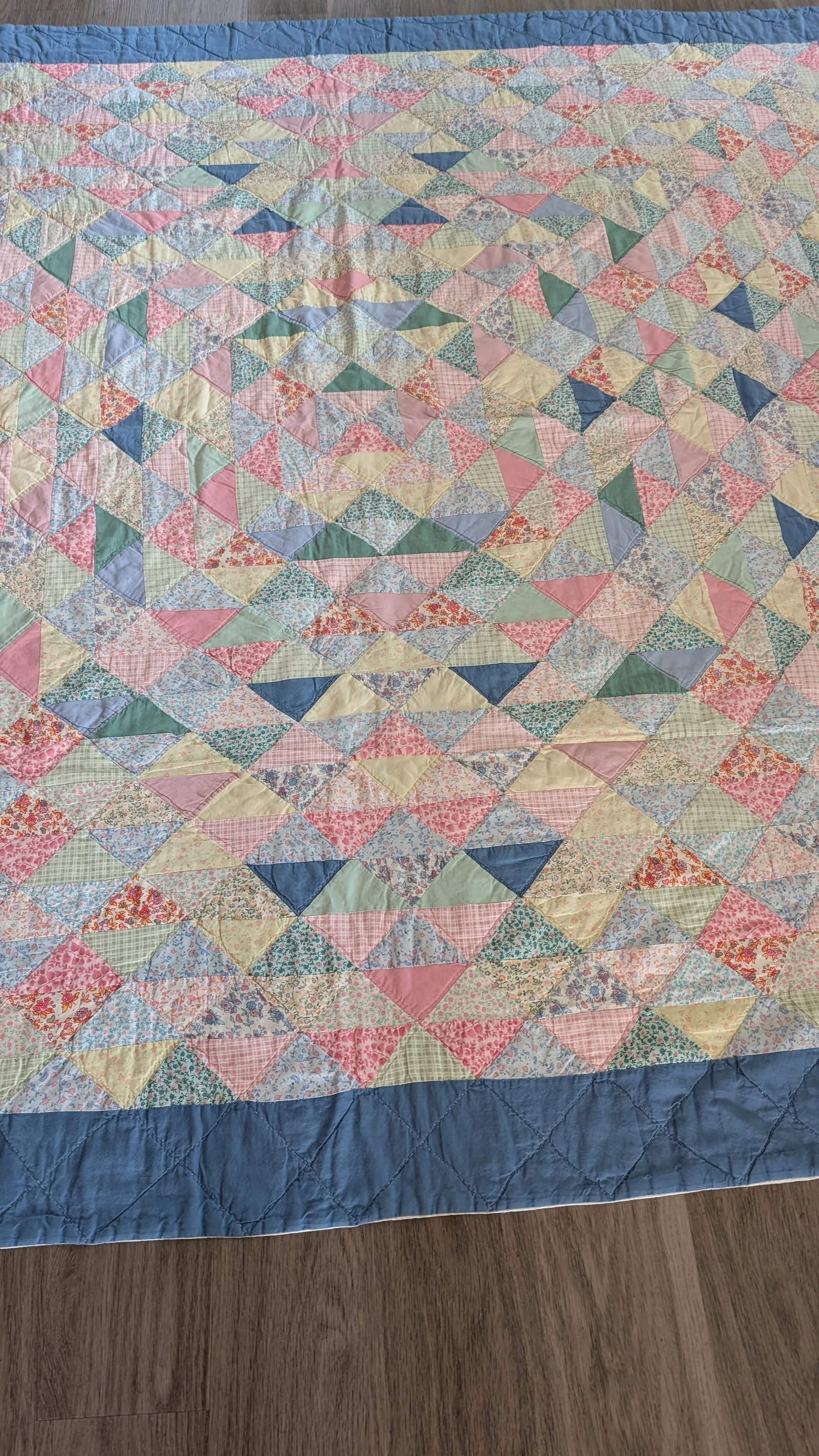 Vintage Handmade Irish Chain Postage Stamp Quilt With Wide Blue Border - 3