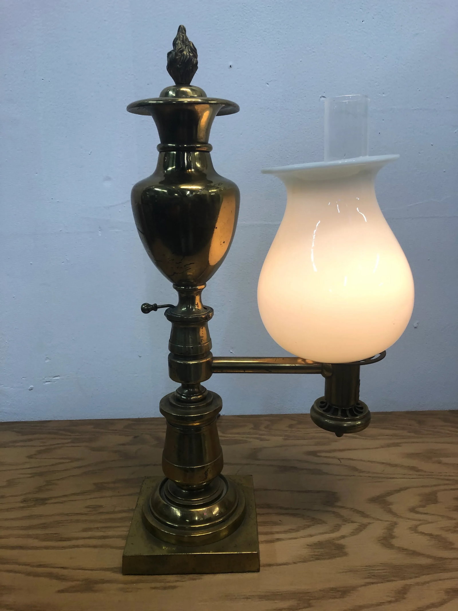 1950s Circa Argand Brass Glass Lamp - 2
