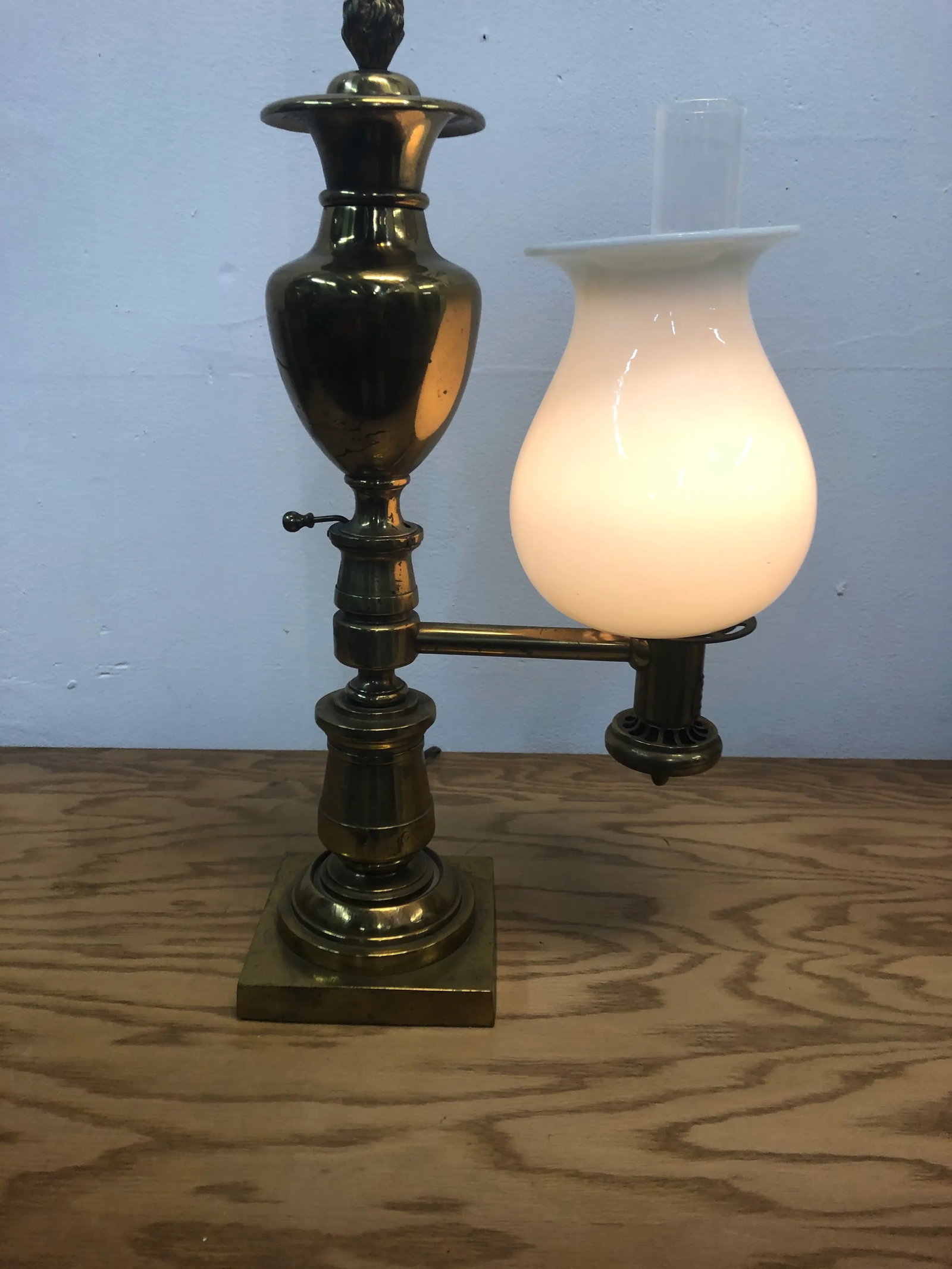 1950s Circa Argand Brass Glass Lamp - 3