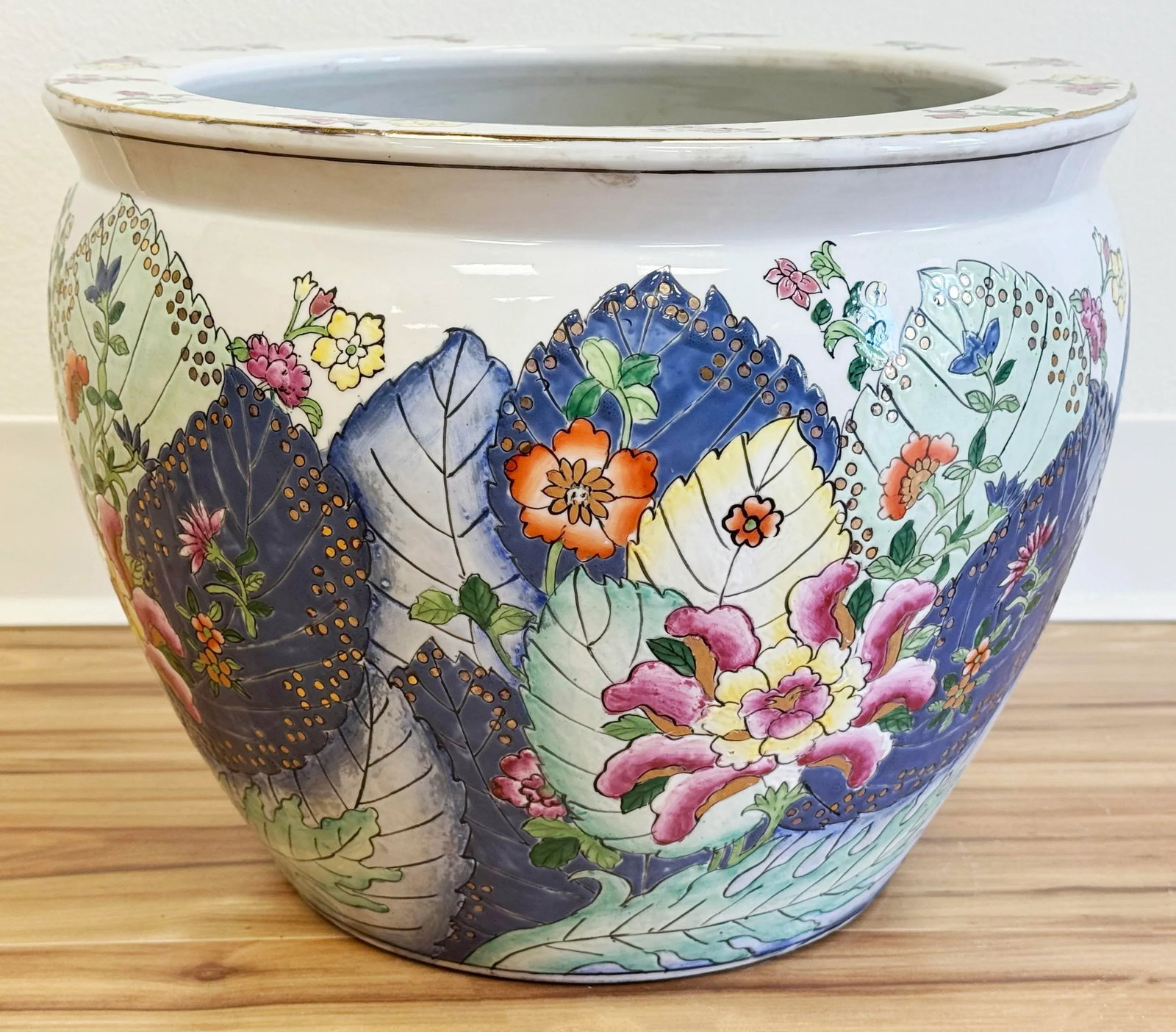 Vintage Chinoiserie Style Tobacco Leaf Fish Bowl Planter - 2